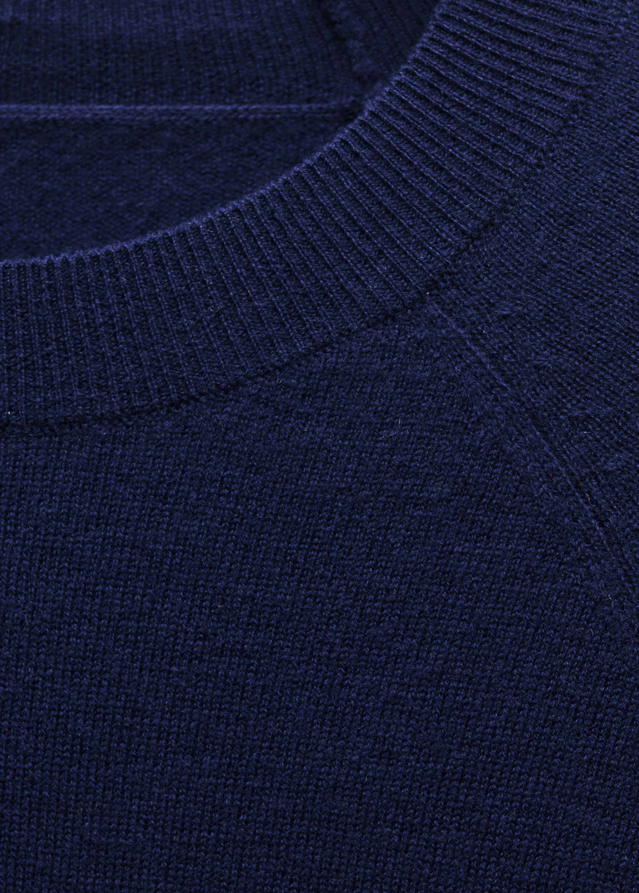 Rounded neck wool sweater - Details of the article 8