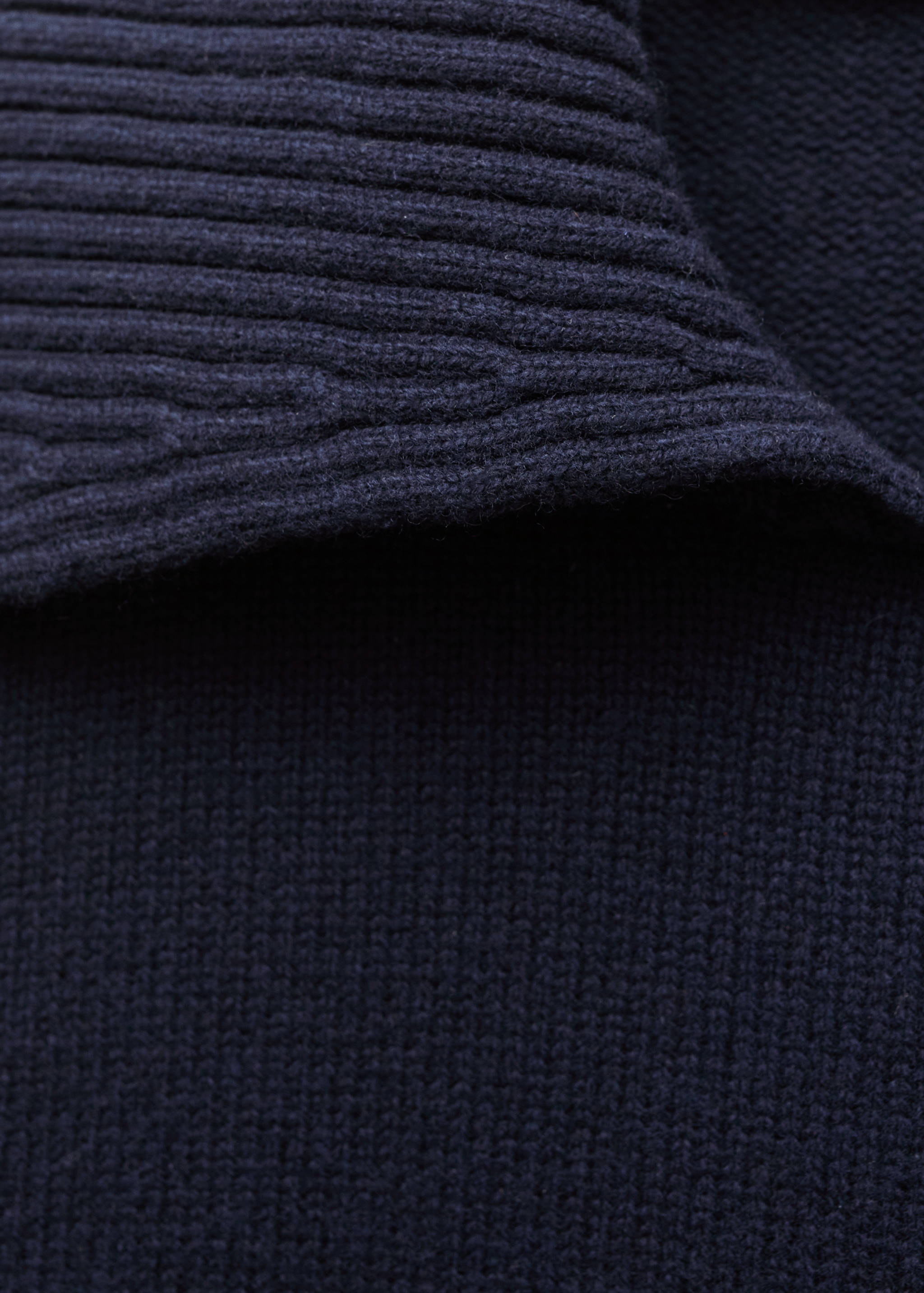 100% wool sweater with lapel collar - Details of the article 8
