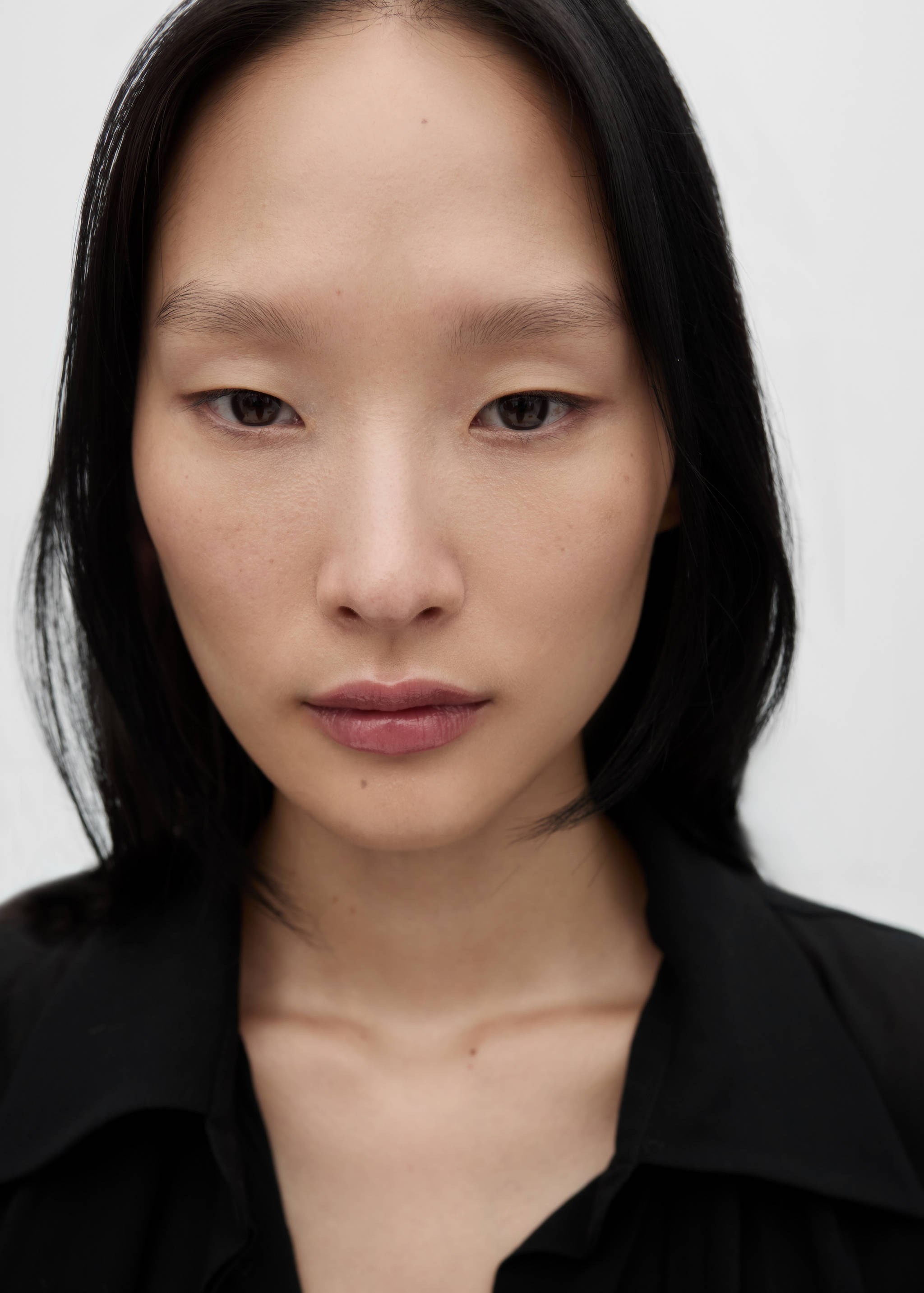 Semi-transparent lace shirt - Details of the article 1