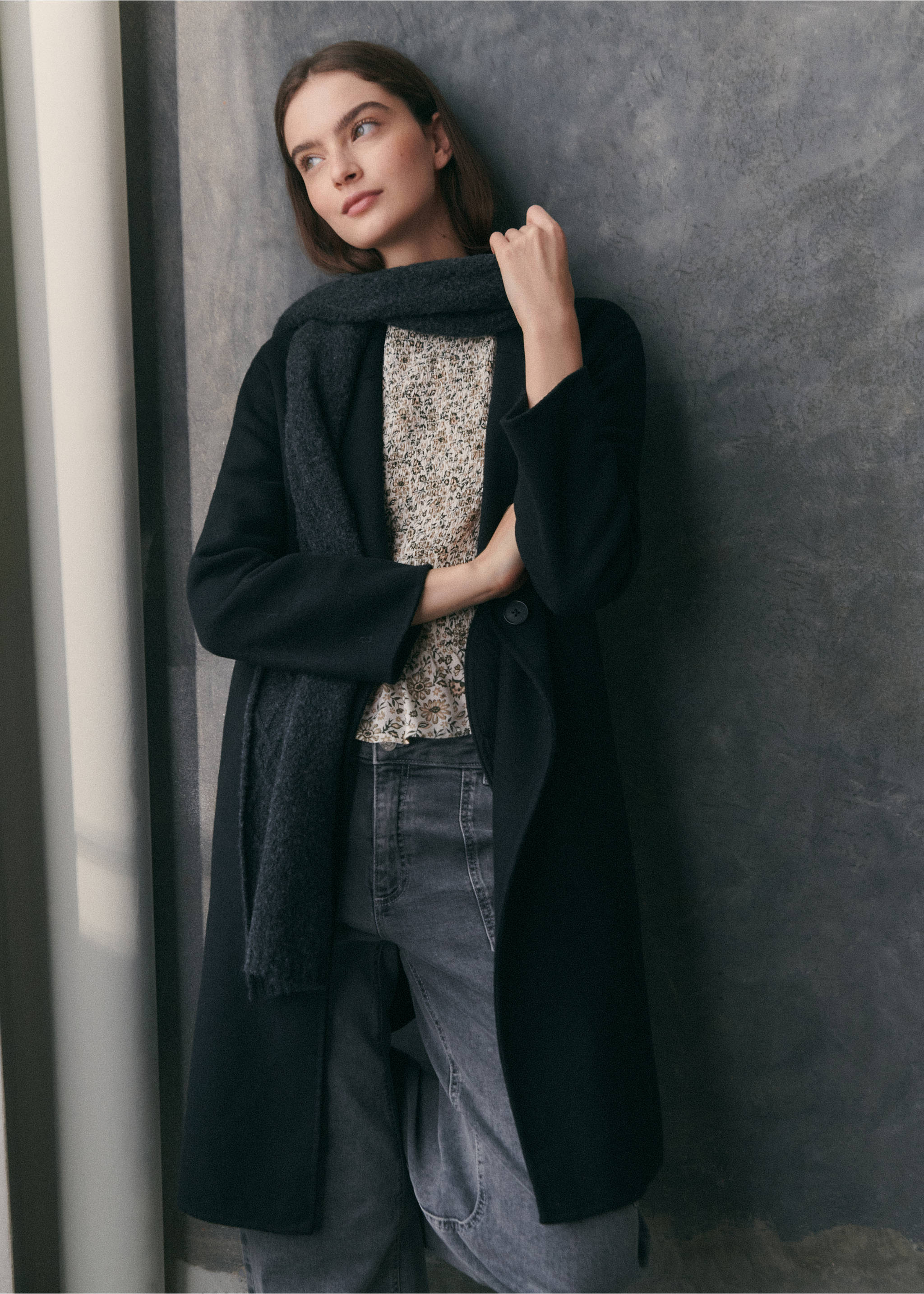 Long cloth coat - Details of the article 5, Black. Ref: 77017113-00.