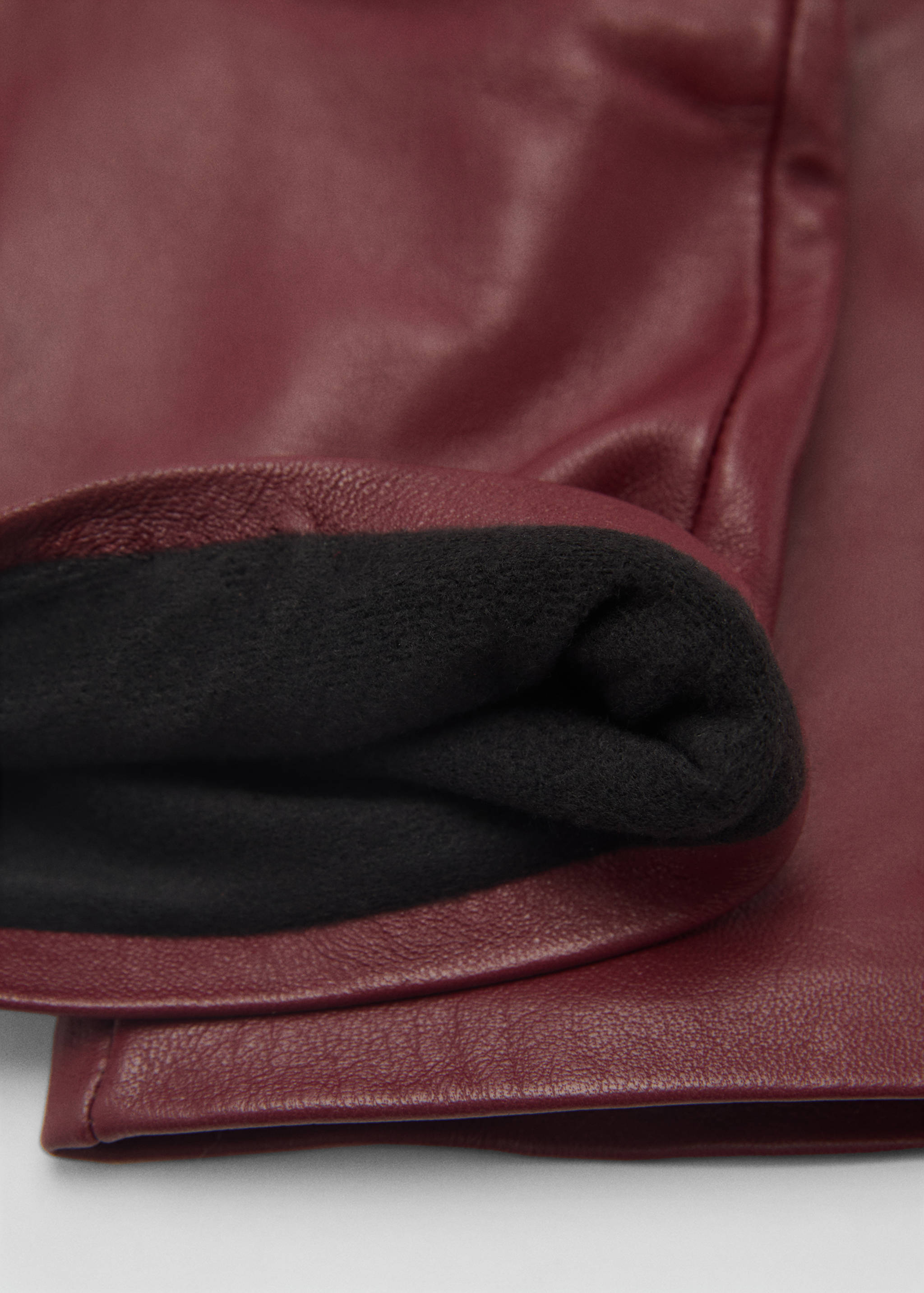 Gants longs en cuir - Plan moyen