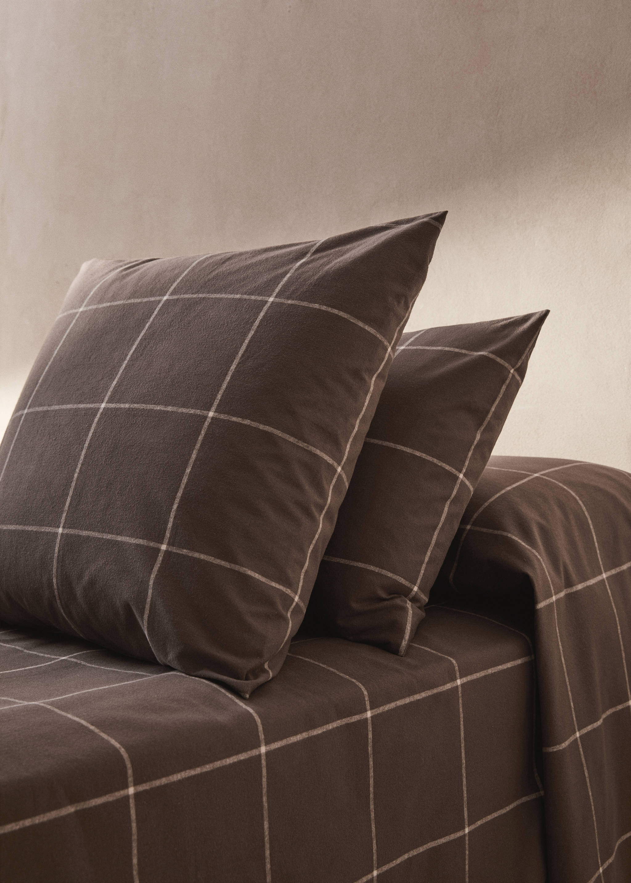 Cotton flannel checkered pillowcase 60x60cm - General plane