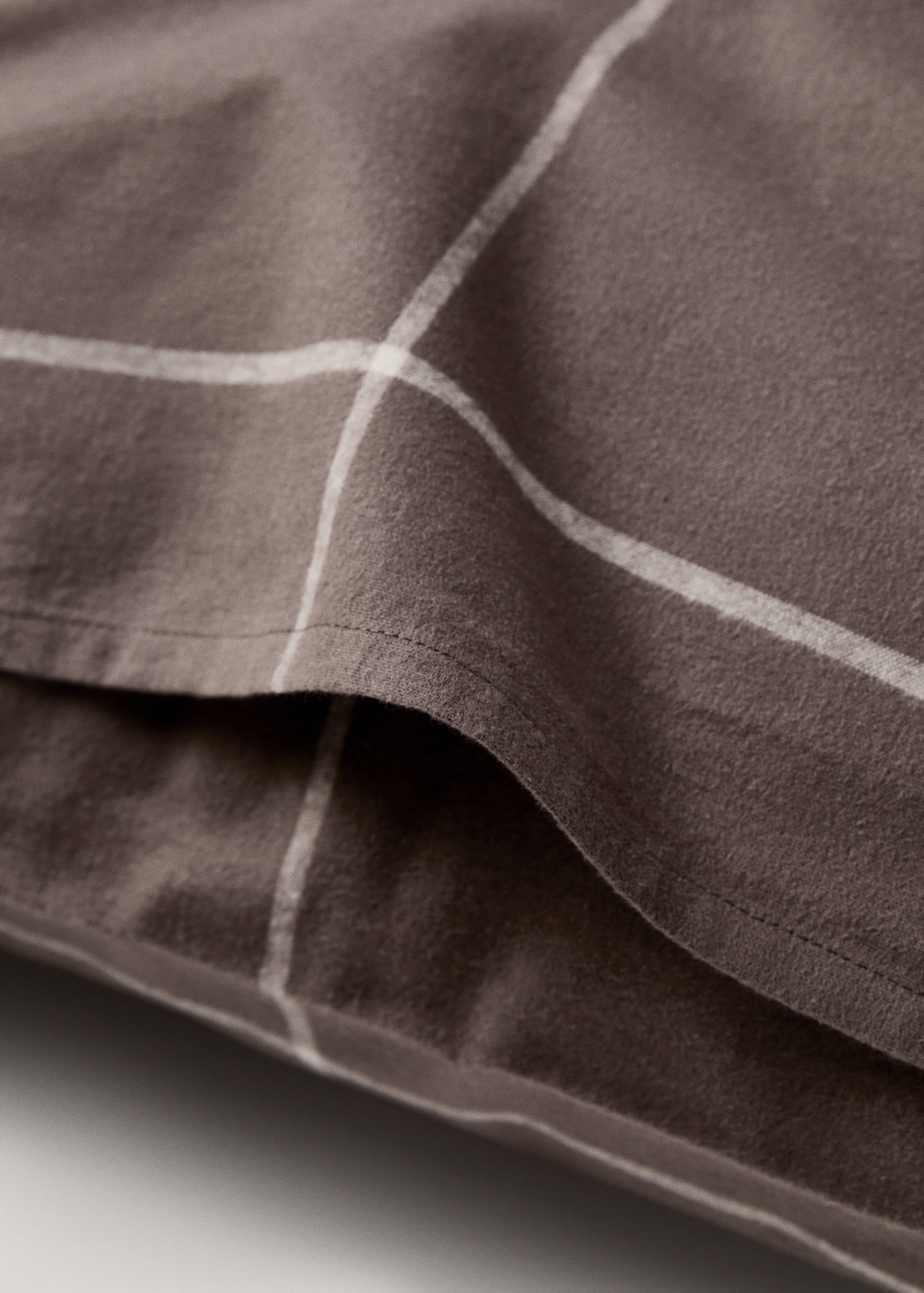 Cotton flannel checkered pillowcase 60x60cm - Details of the article 2