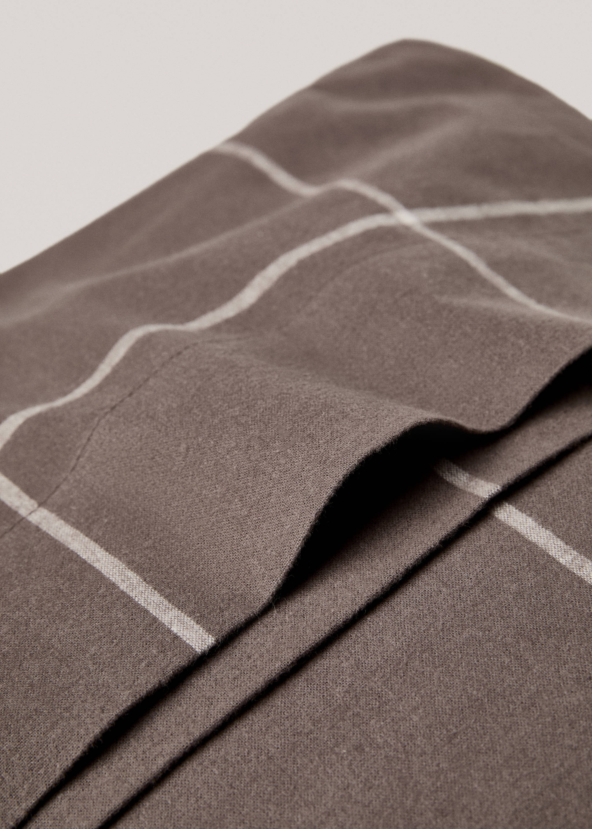 Cotton flannel checkered pillowcase 45x110cm - Details of the article 2