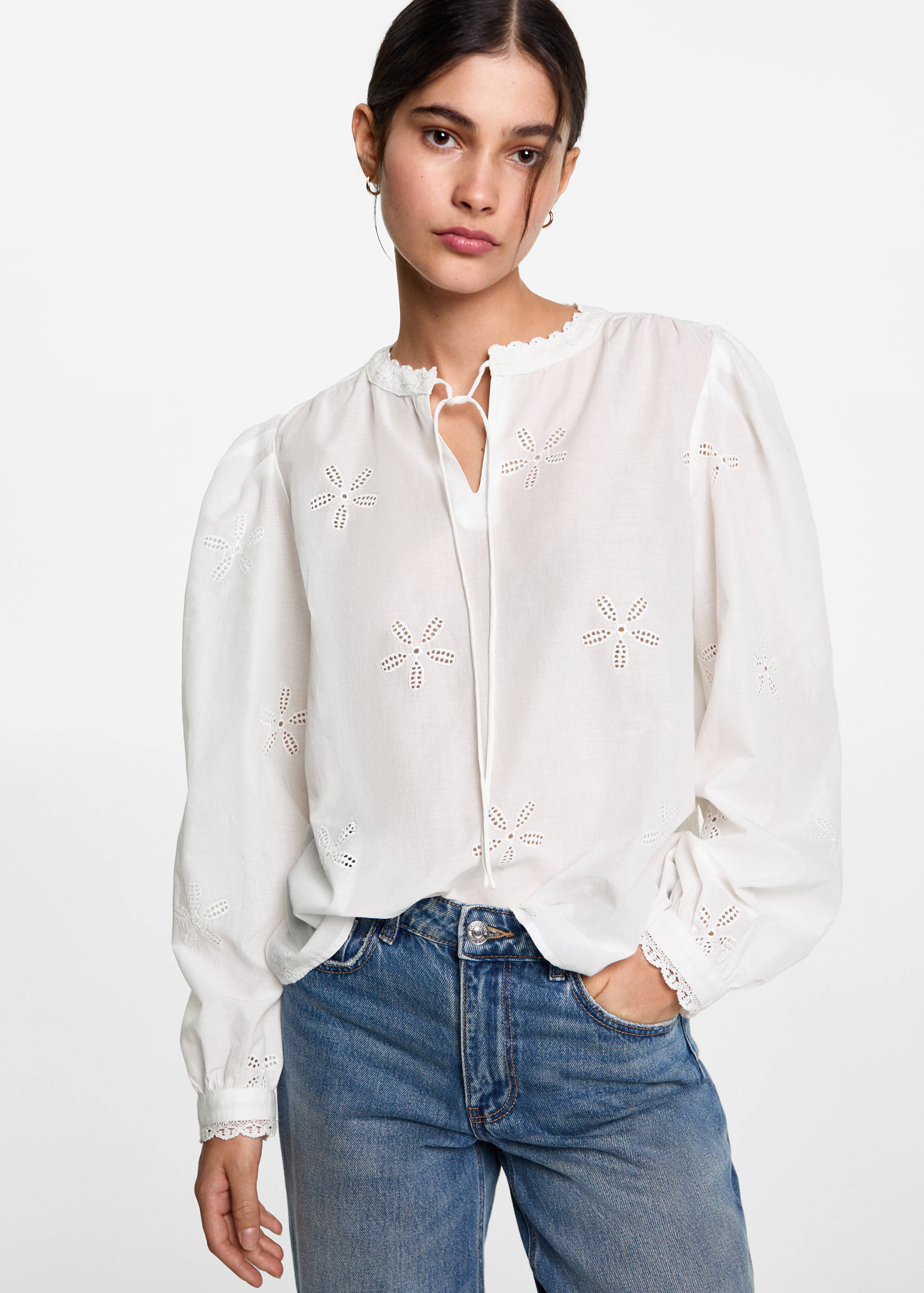 Floral embroidered blouse - General plane