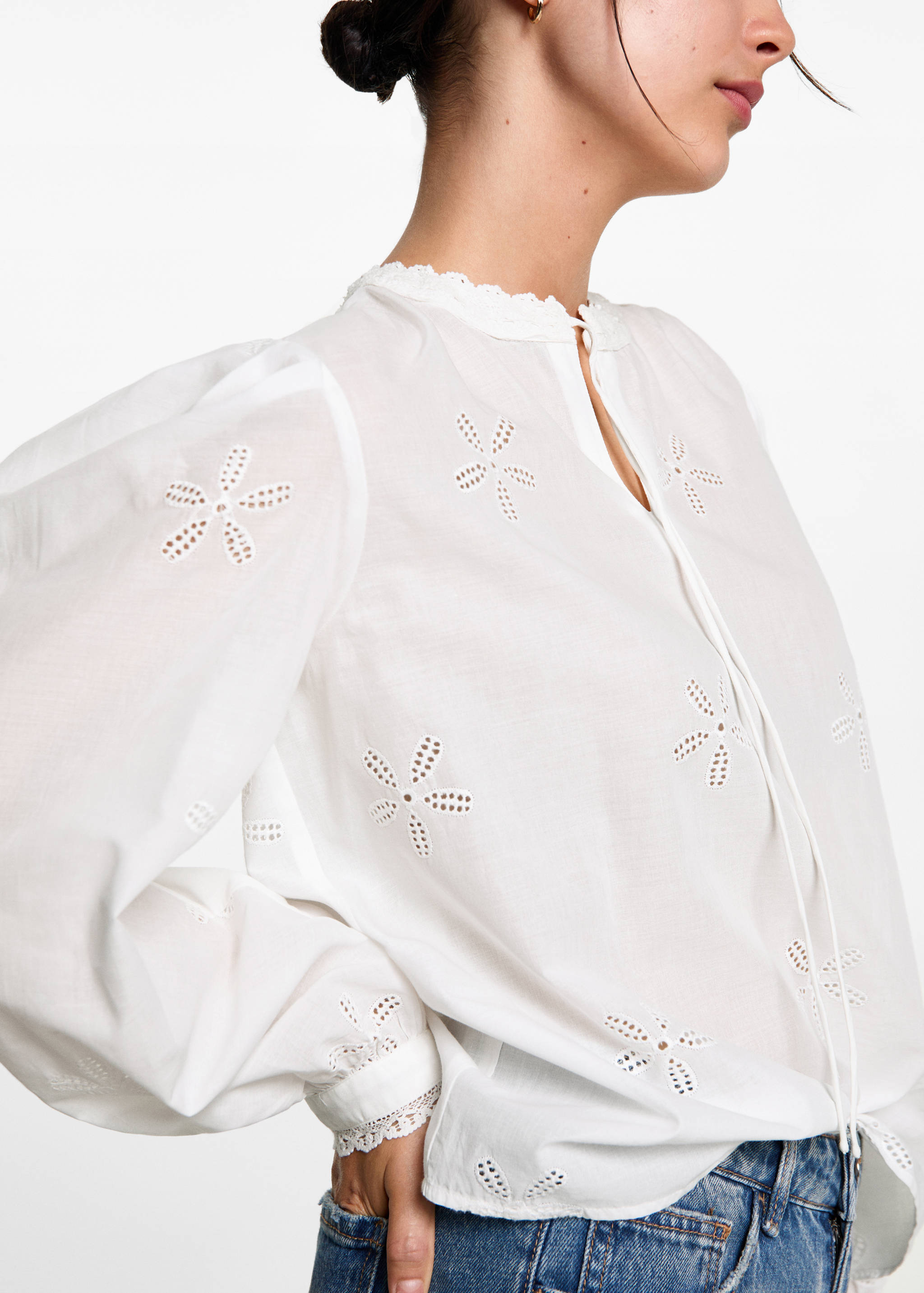 Floral embroidered blouse - Details of the article 6