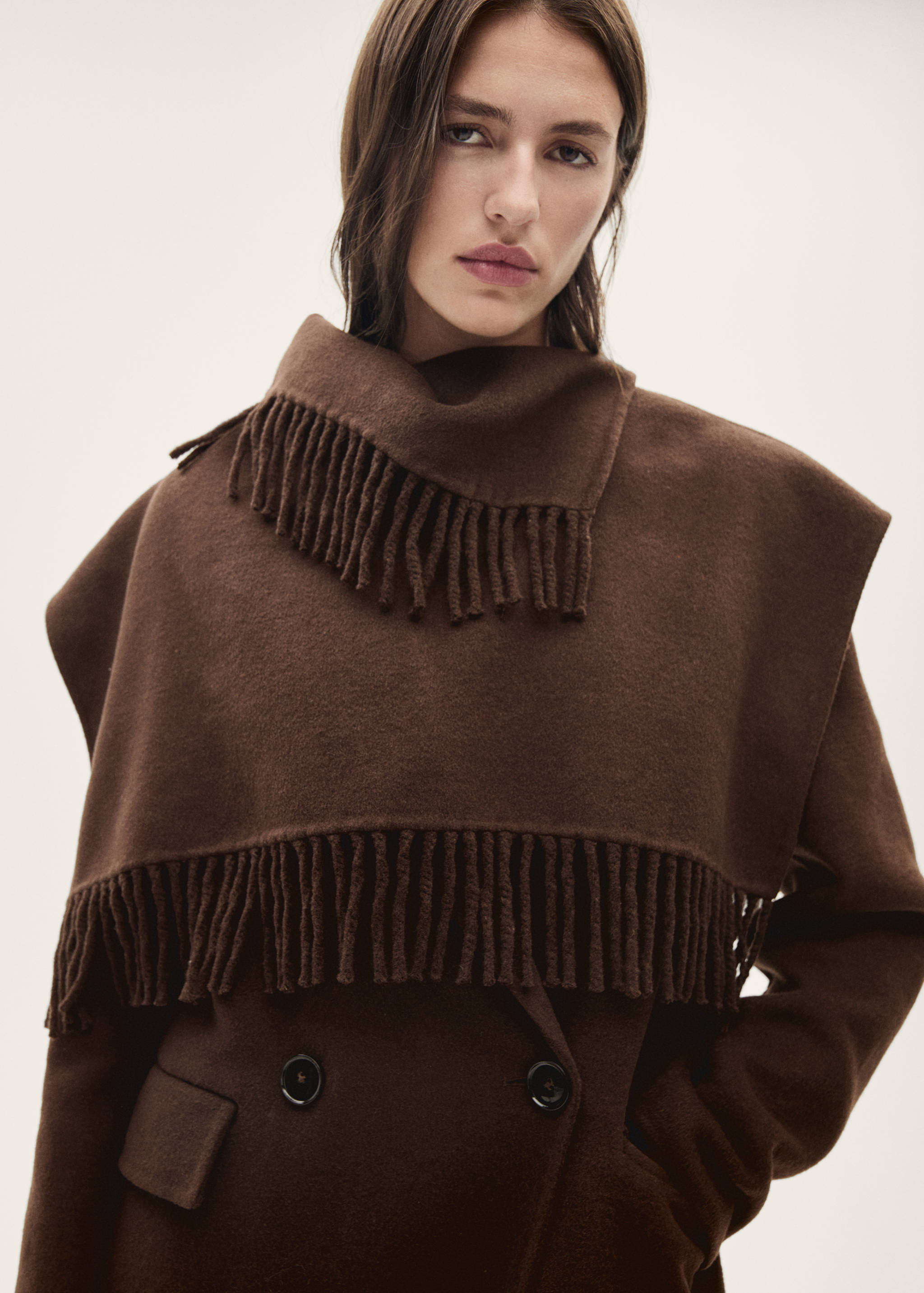 Wool coat with fringed scarf - Details of the article 1