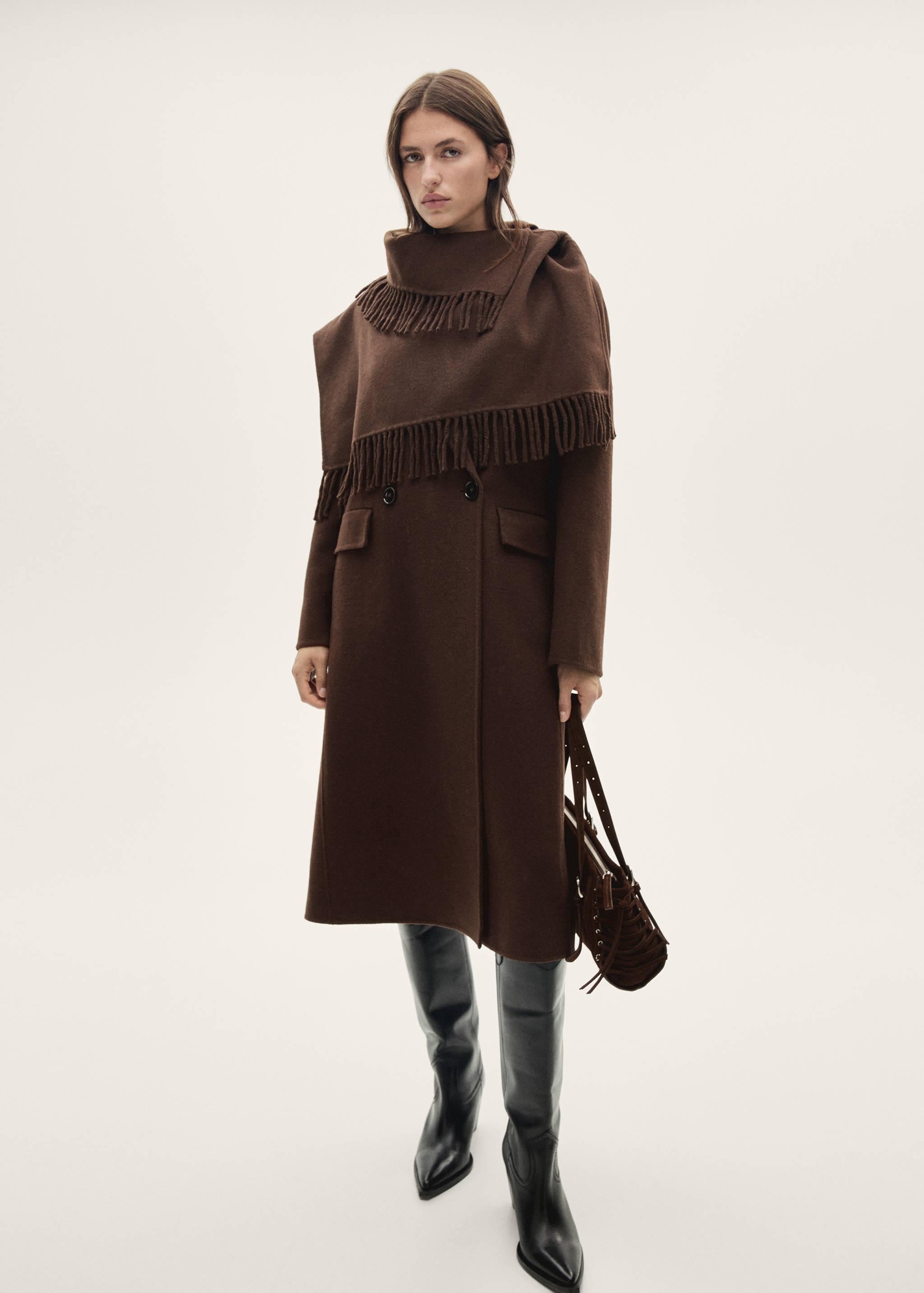 Wool coat with fringed scarf - General plane