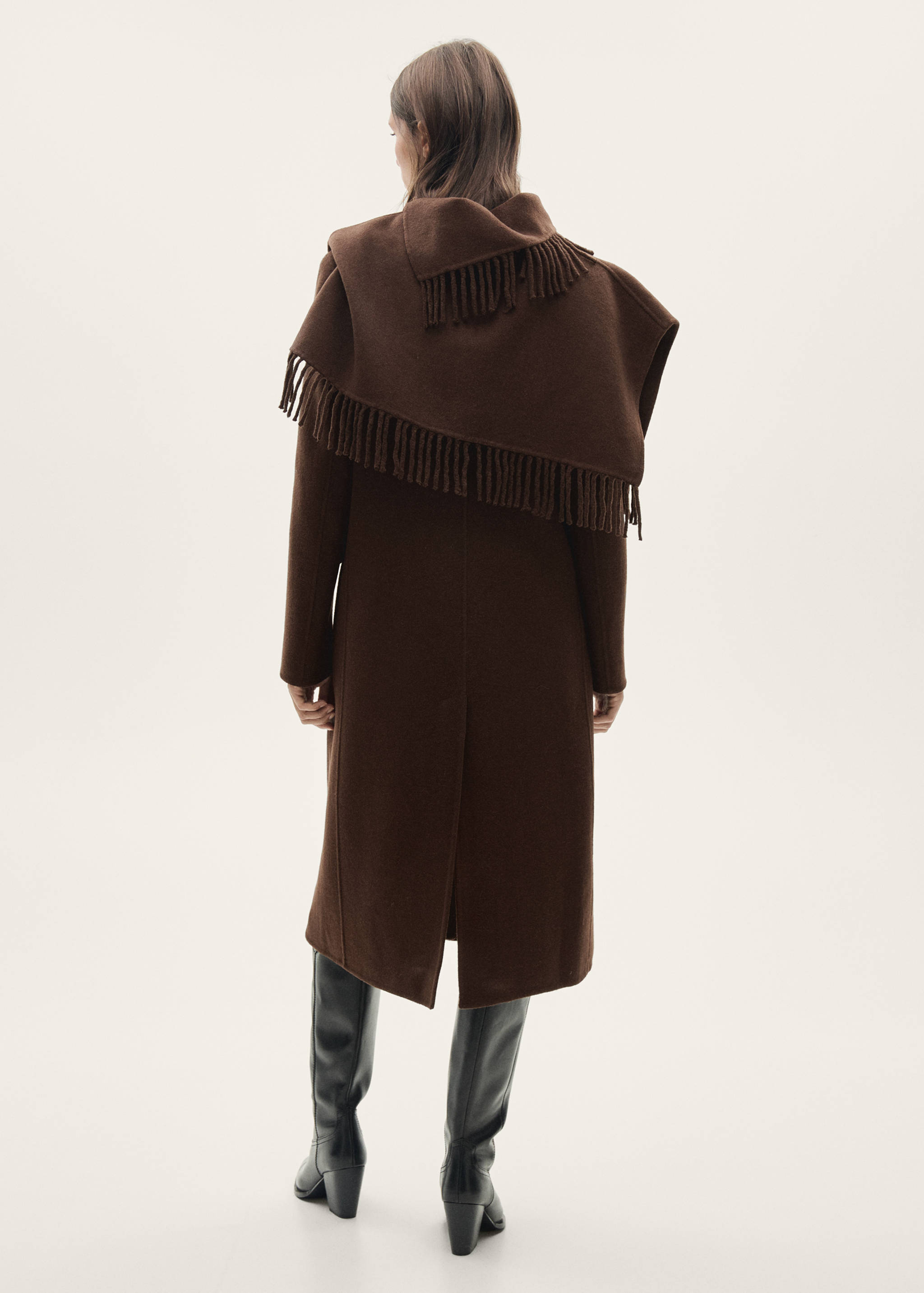 Wool coat with fringed scarf - Reverse of the article