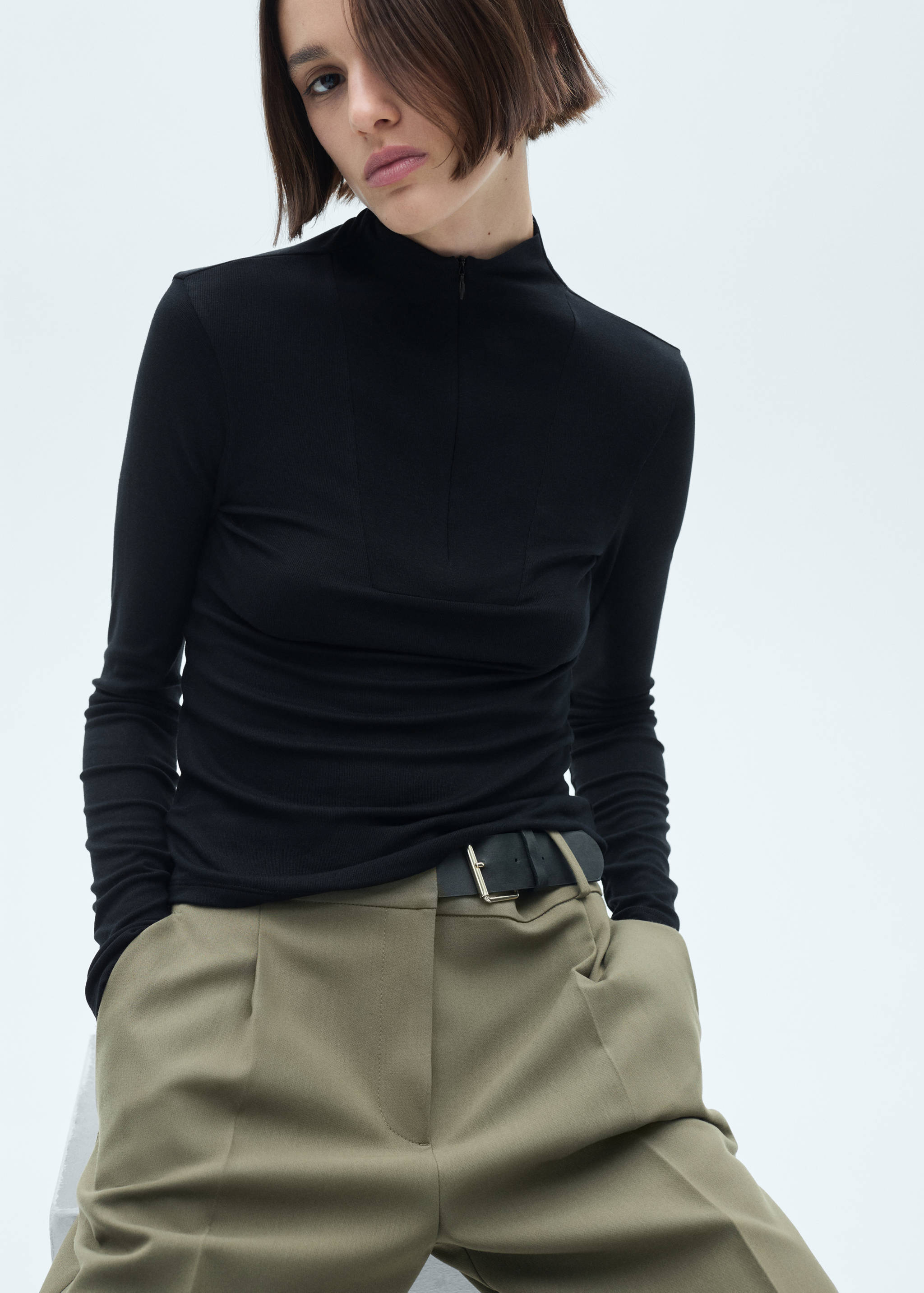 T-shirt col montant fermeture Éclair - Plan moyen