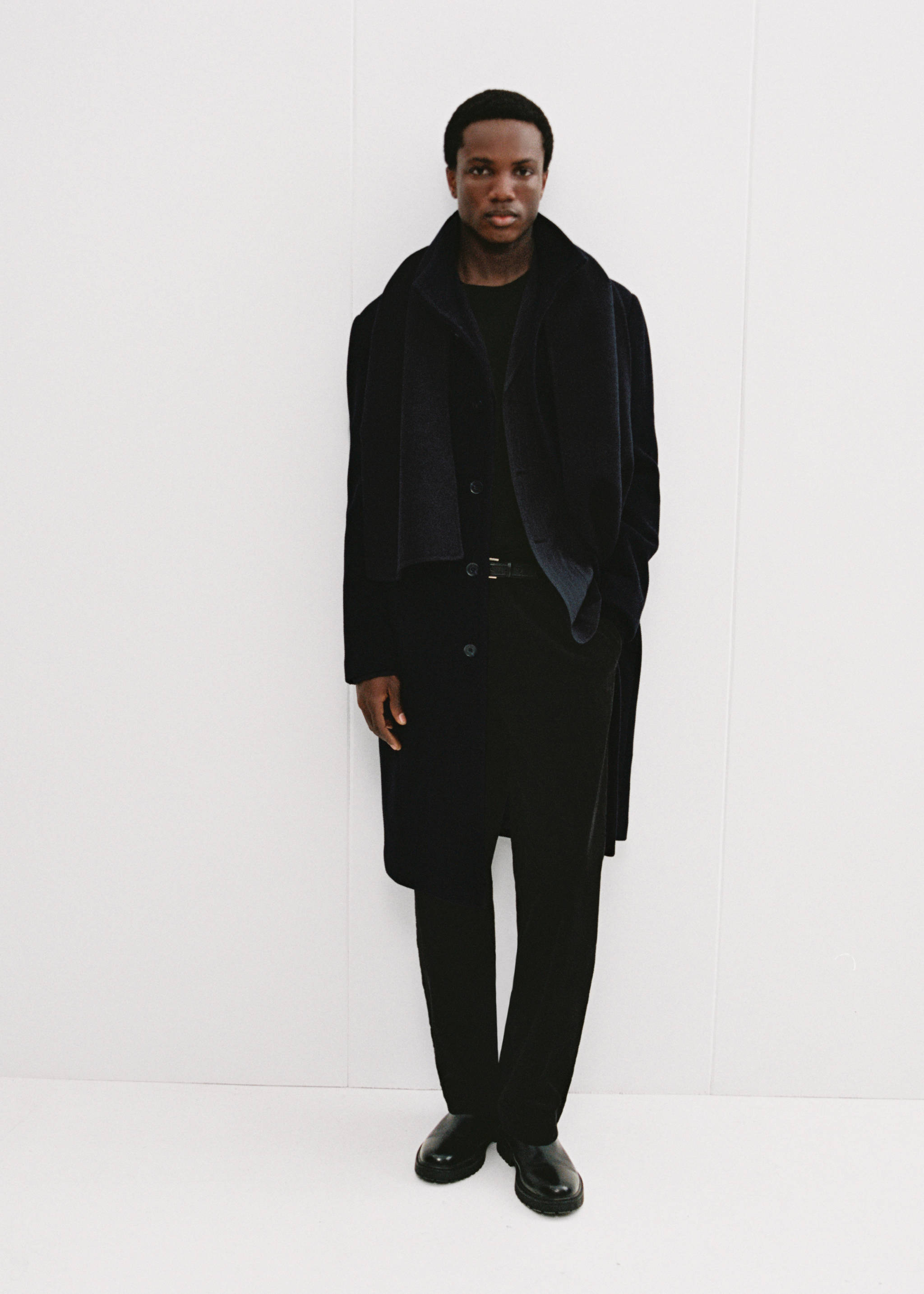 Corduroy straight-fit trousers - Details of the article 5