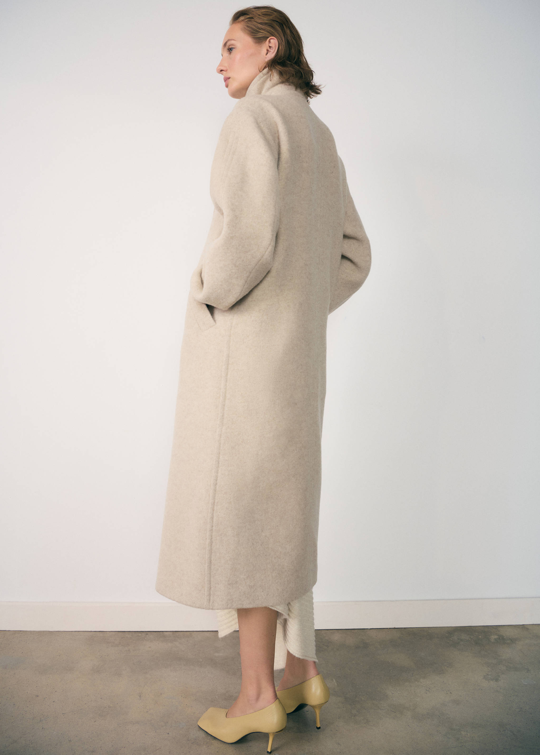 Double-breasted wool coat - Reverse of the article