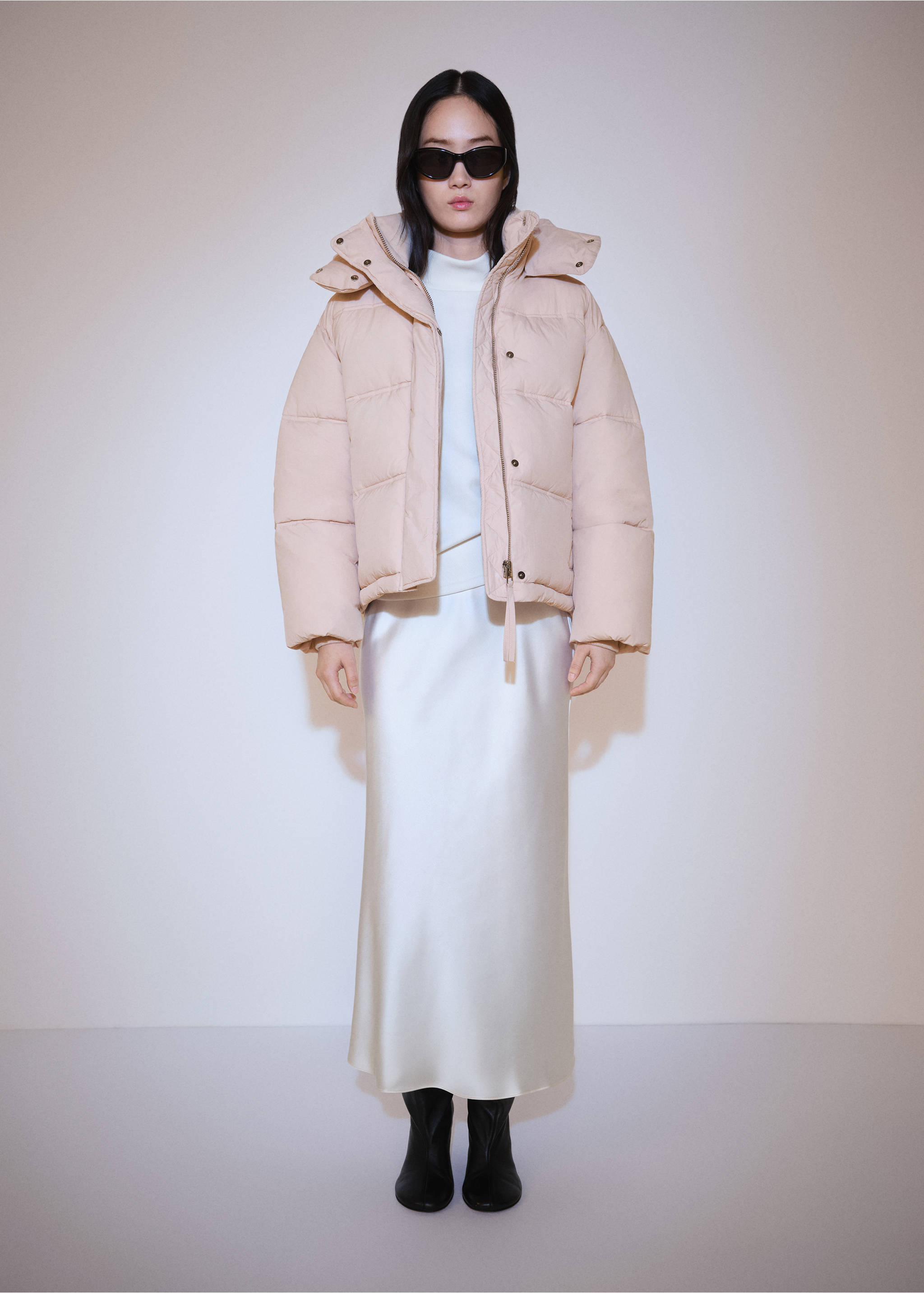 Anorak corto acolchado capucha - Plano general, Rosa pastel. Ref: 77018266-00.