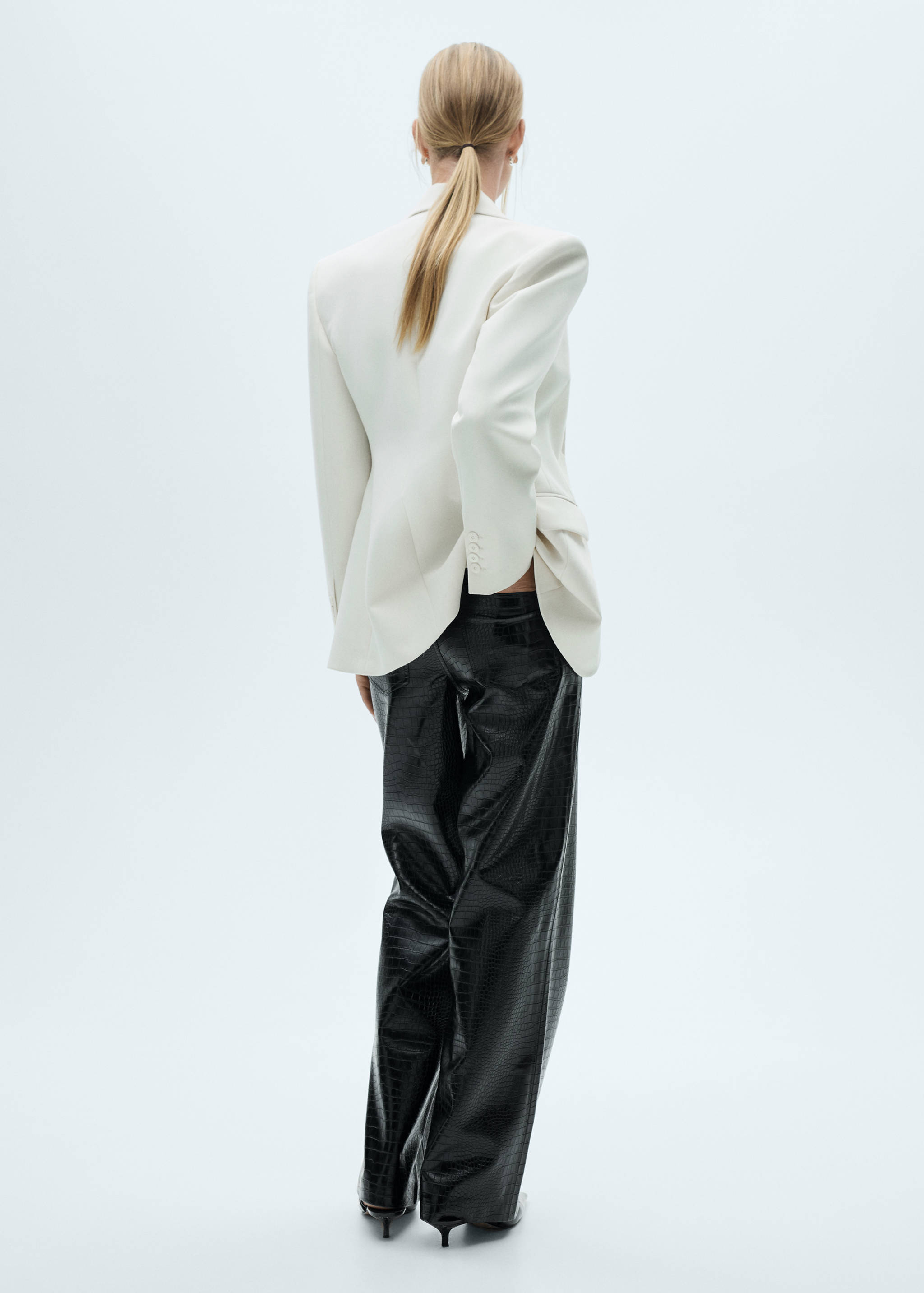 Pantalon droit simili-cuir effet croco - Verso de l’article