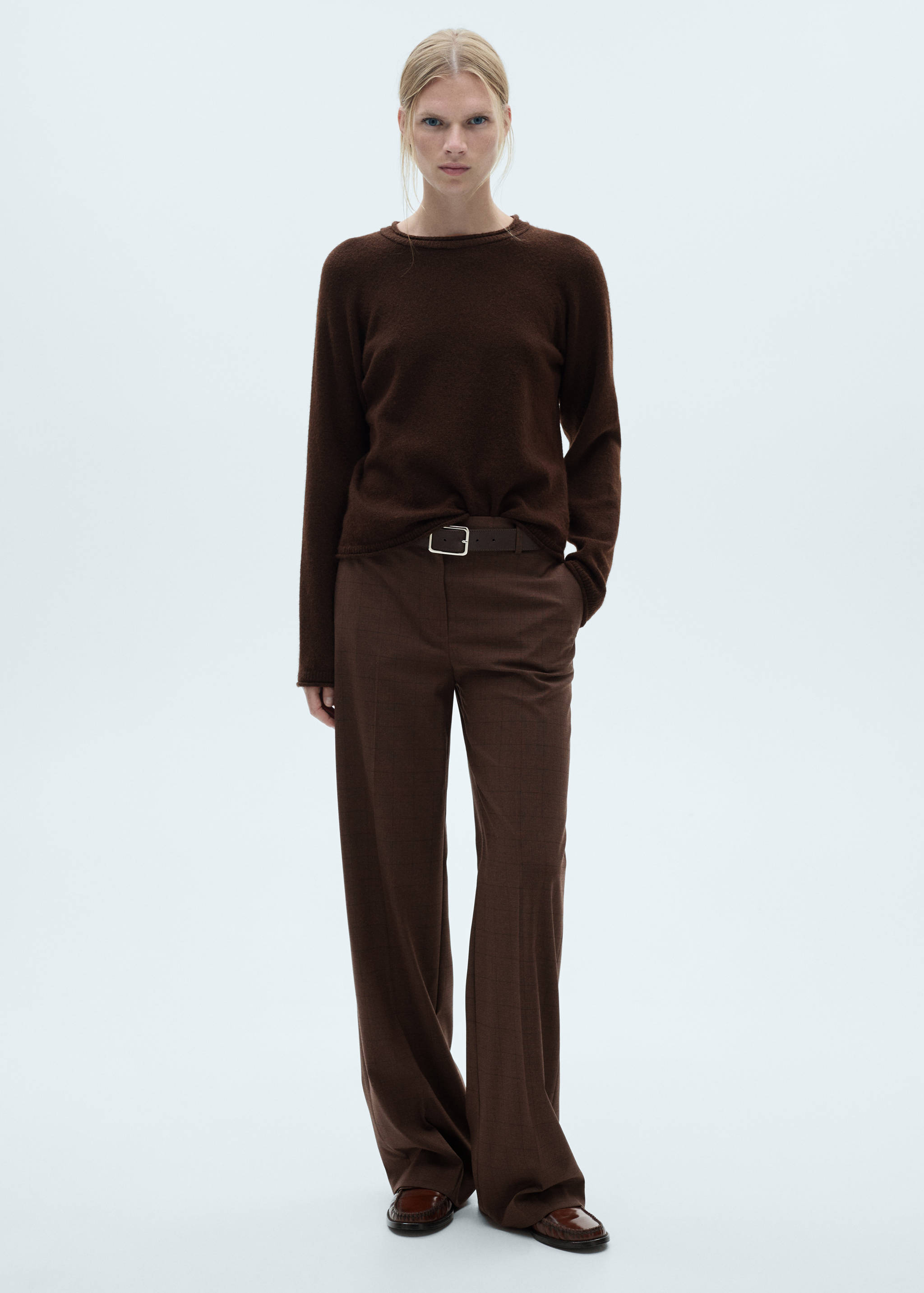 Прямые брюки в клетку - Общий план