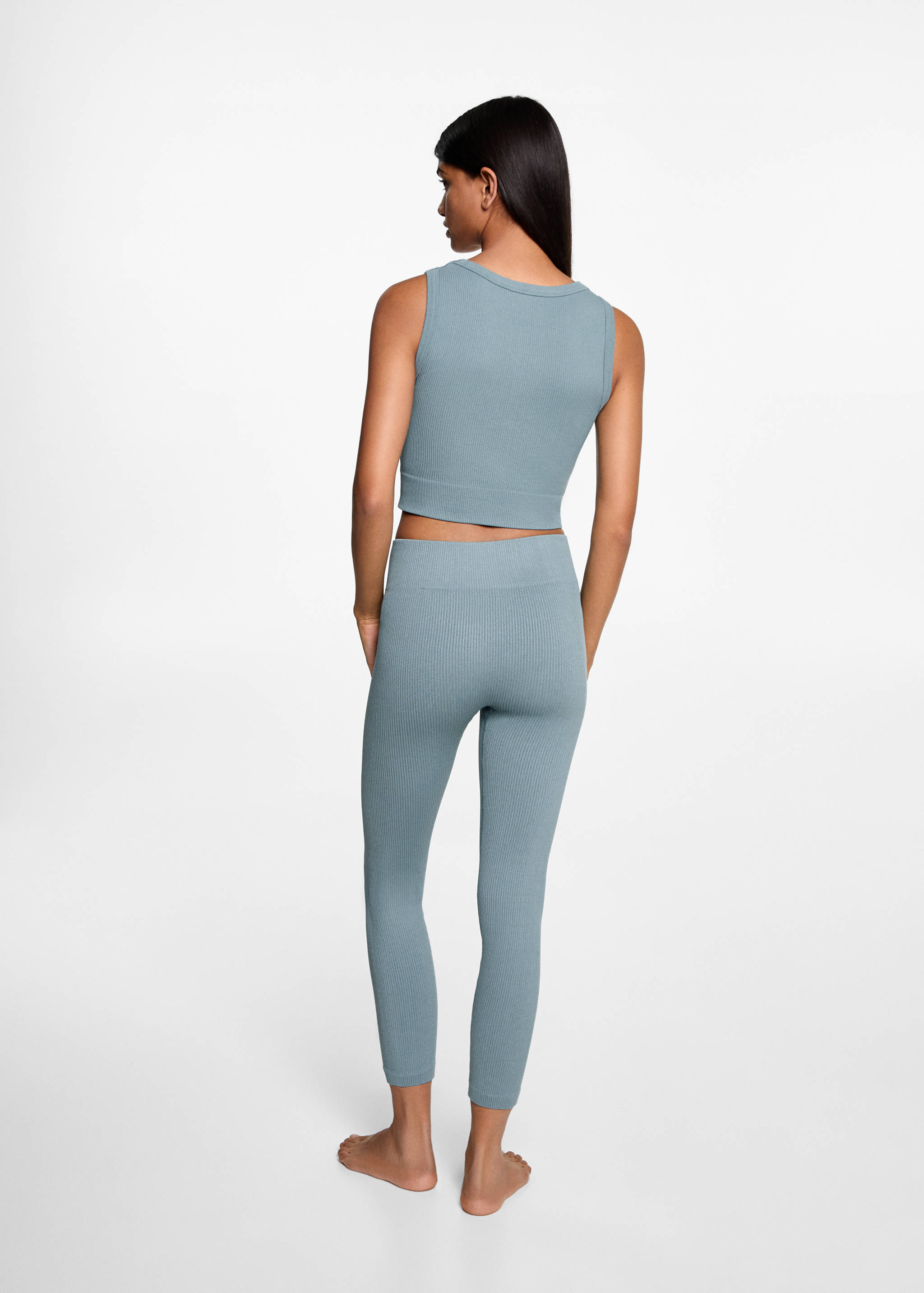 Sporty crop top - Reverse of the article