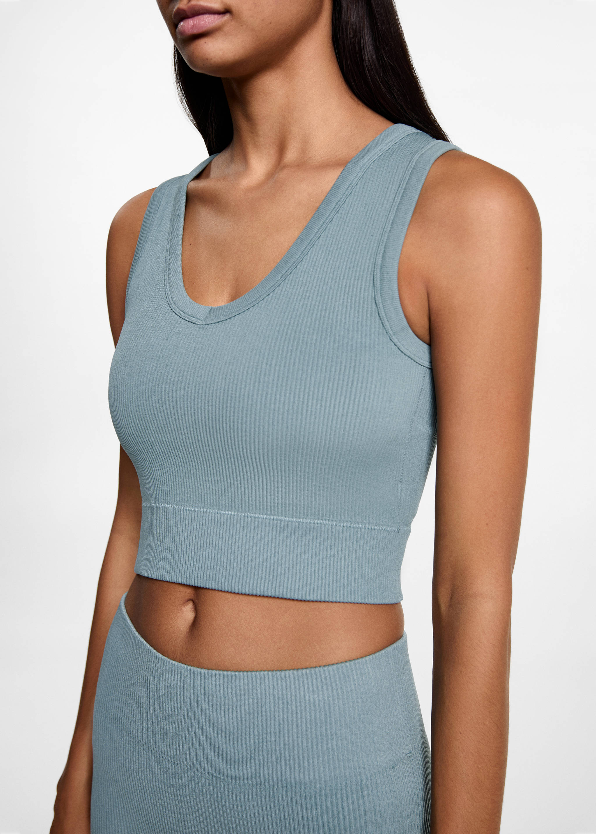Sporty crop top - Details of the article 2