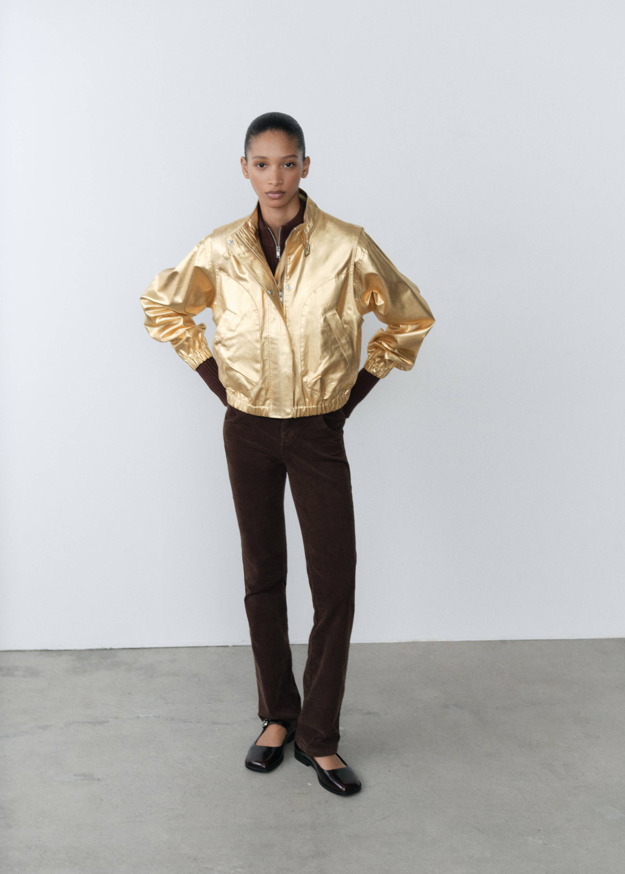 Veste bomber en jean métallisée - Plan général