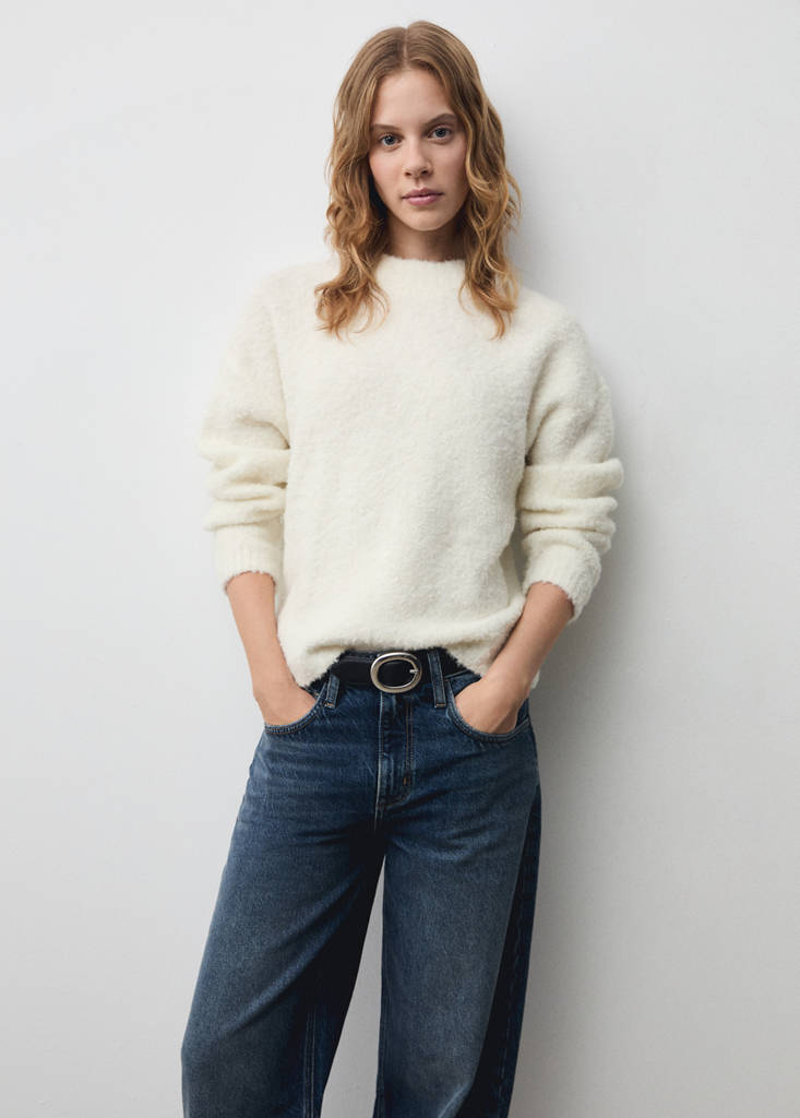 Round-neck knitted sweater — Ecru
