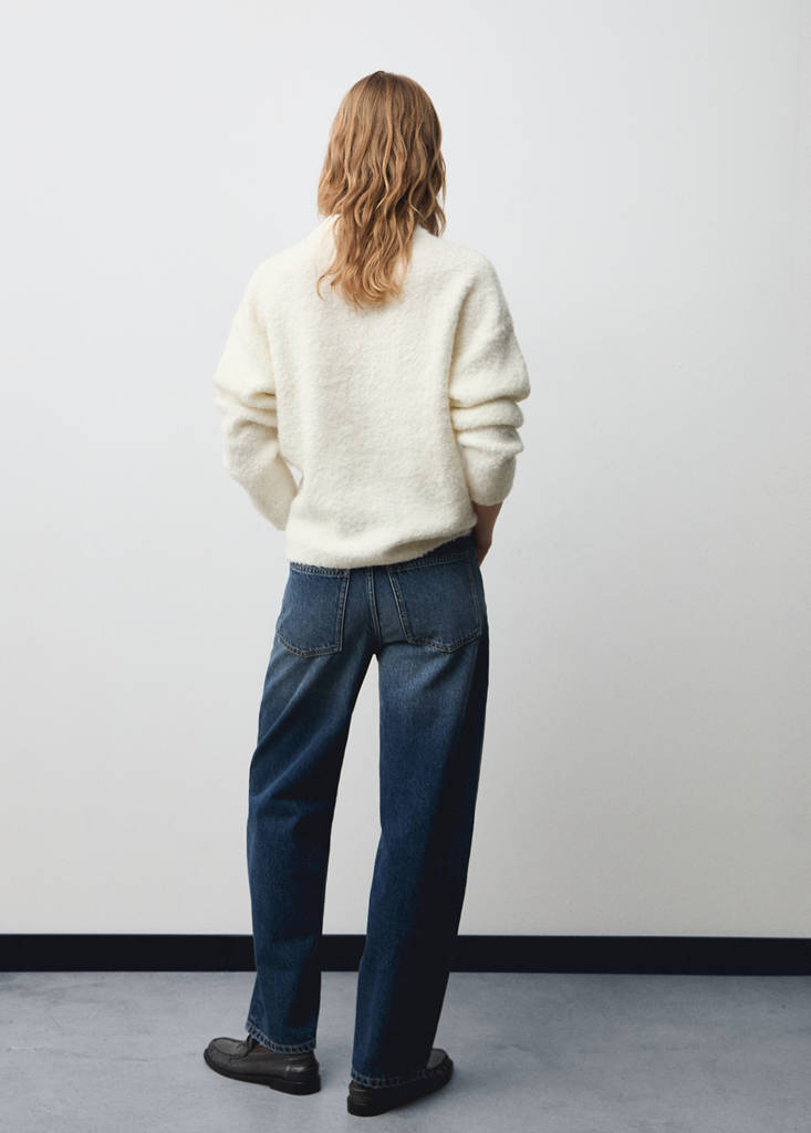 Round-neck knitted sweater — Ecru