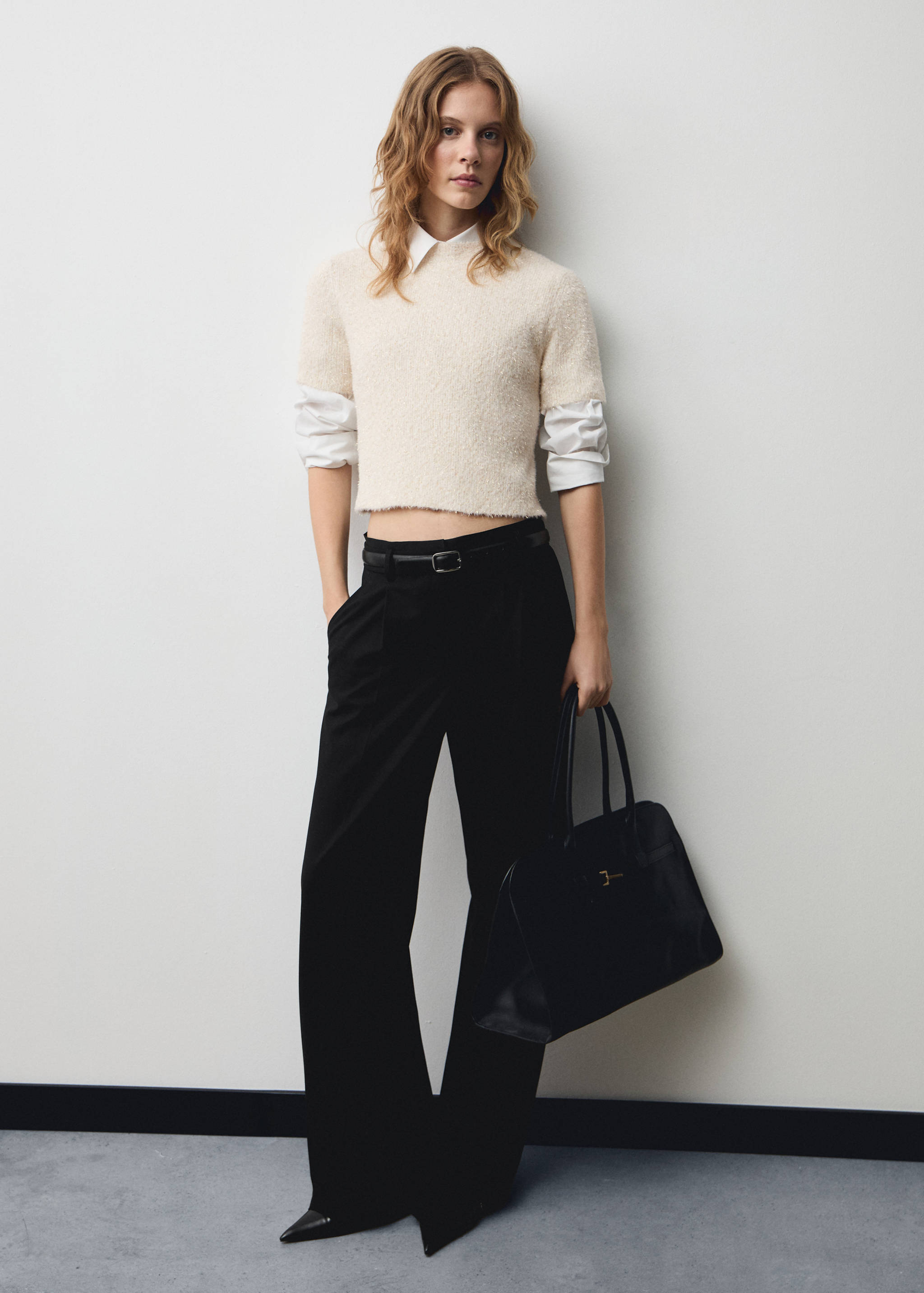 Short-sleeved sweater with shiny detail - General plane