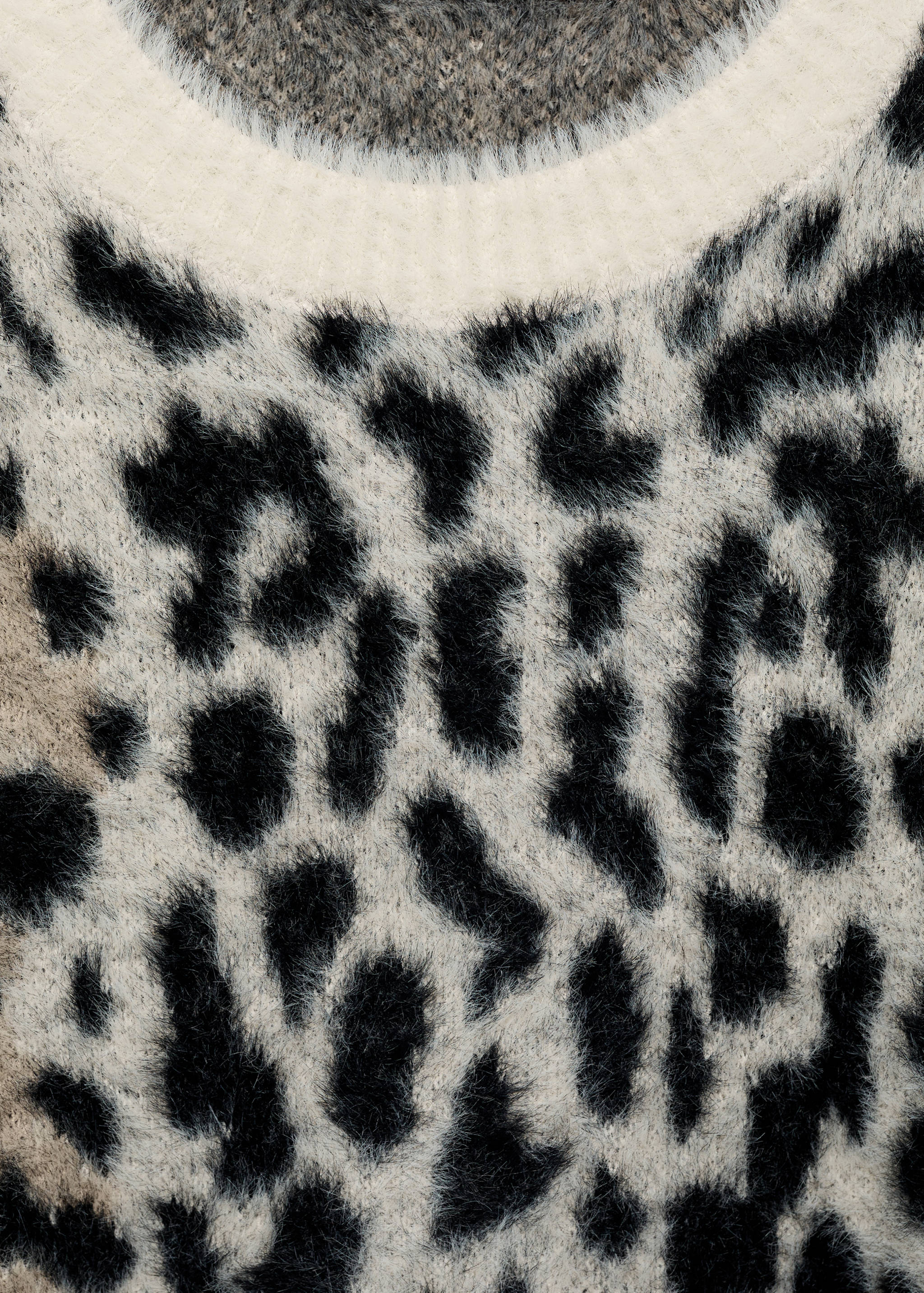 Animal print faux-fur sweater - Details of the article 8