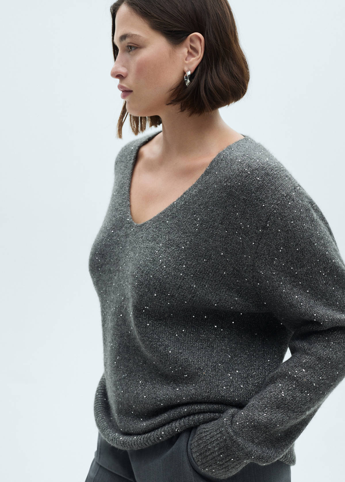 V-neck sequin sweater — Charcoal