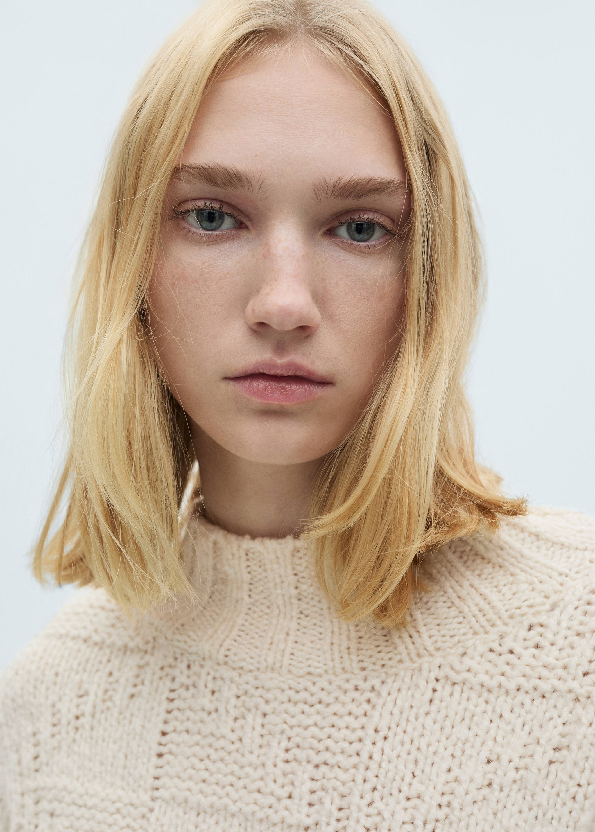 Chunky-knit sweater with perkins neck - Details of the article 1