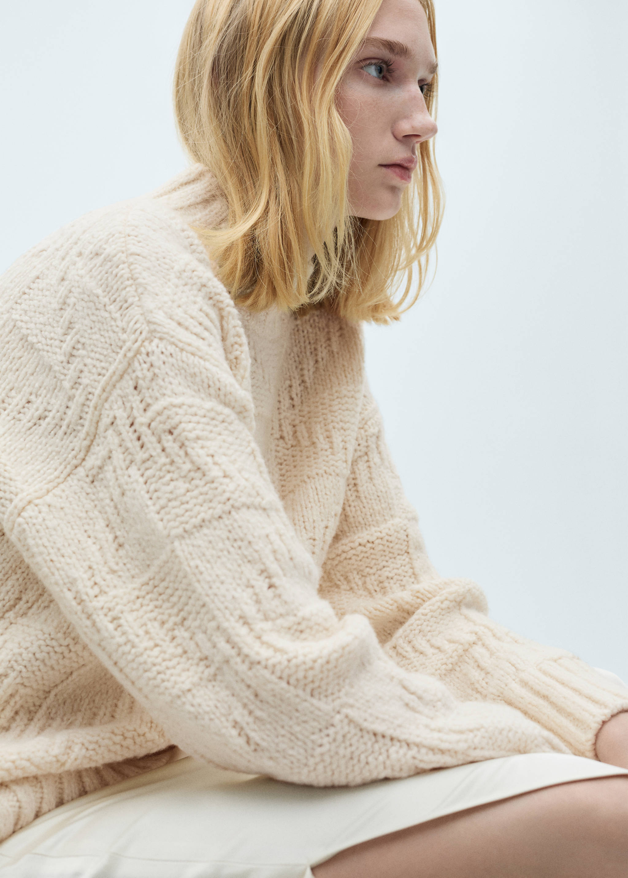 Chunky-knit sweater with perkins neck - Details of the article 2