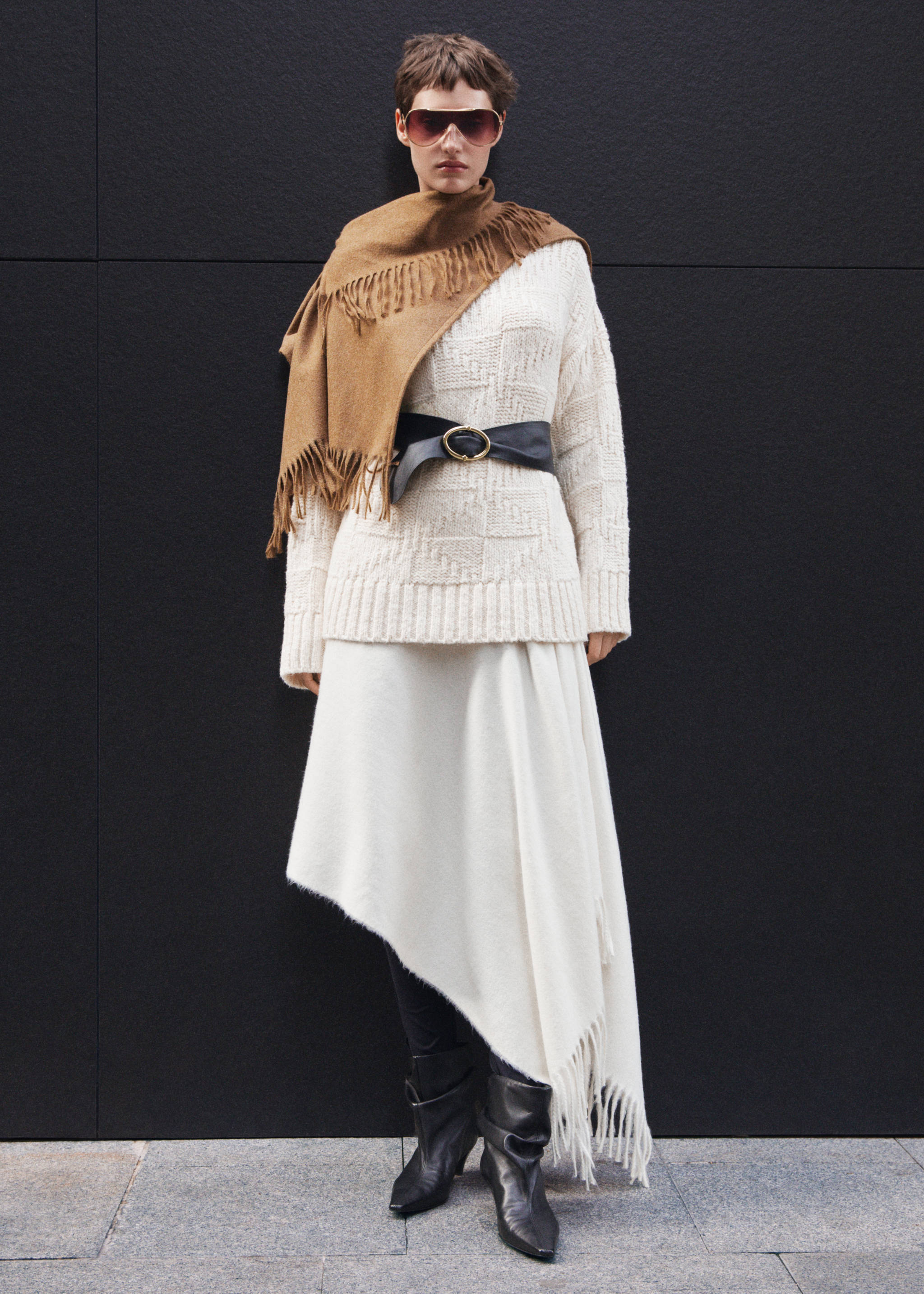 Chunky-knit sweater with perkins neck - Details of the article 7