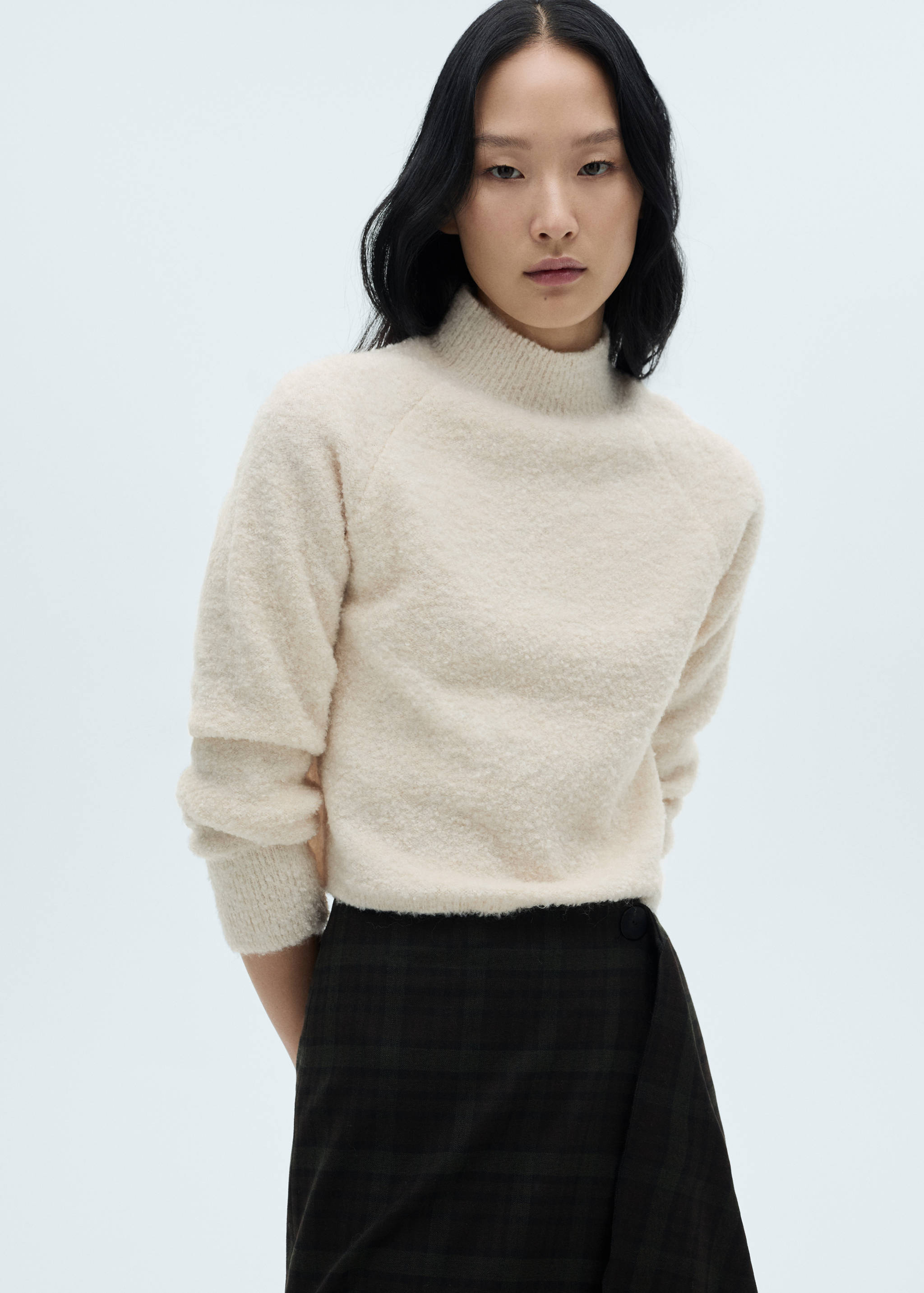 Pull-over tissu bouclette col montant - Plan moyen