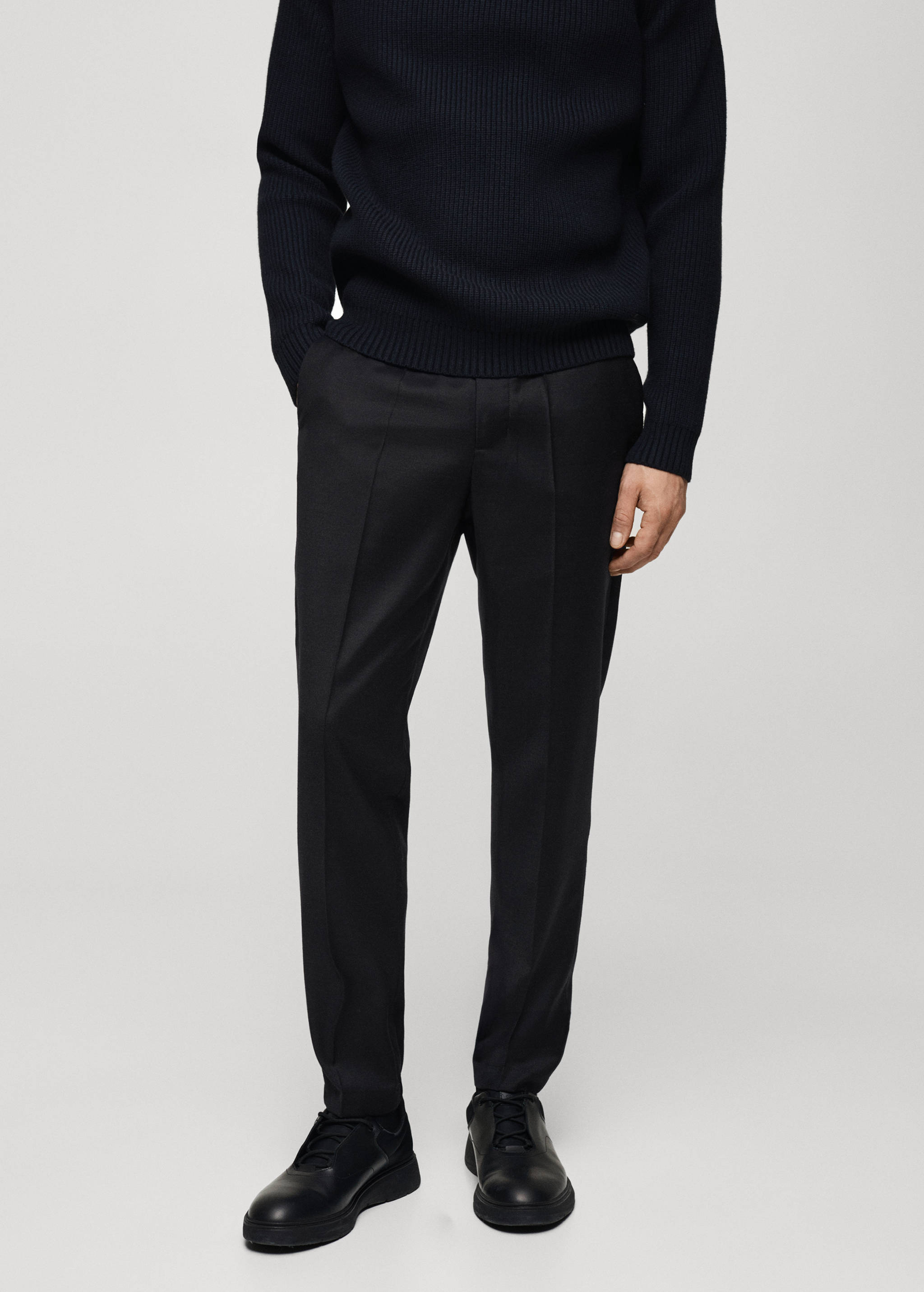 Брюки из смесовой шерсти со шнурком - Средний план