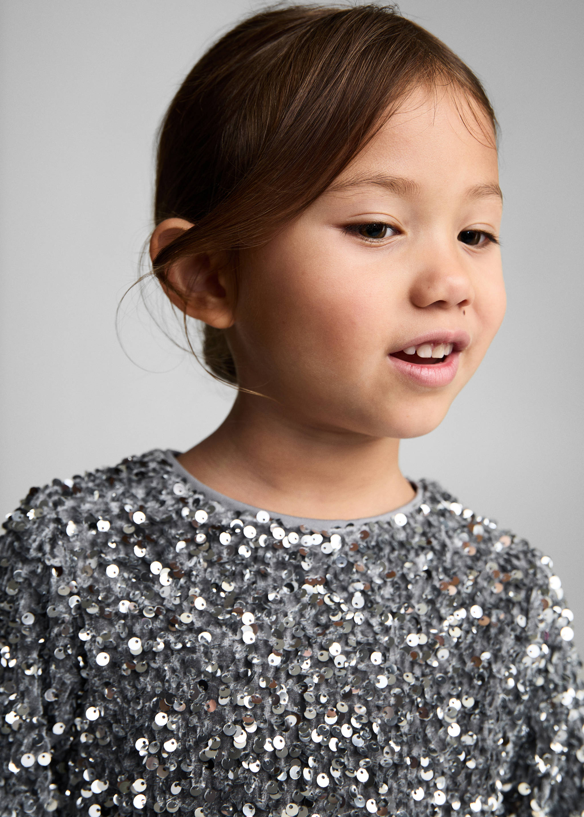 Футболка с пайетками - Деталь изделия 1