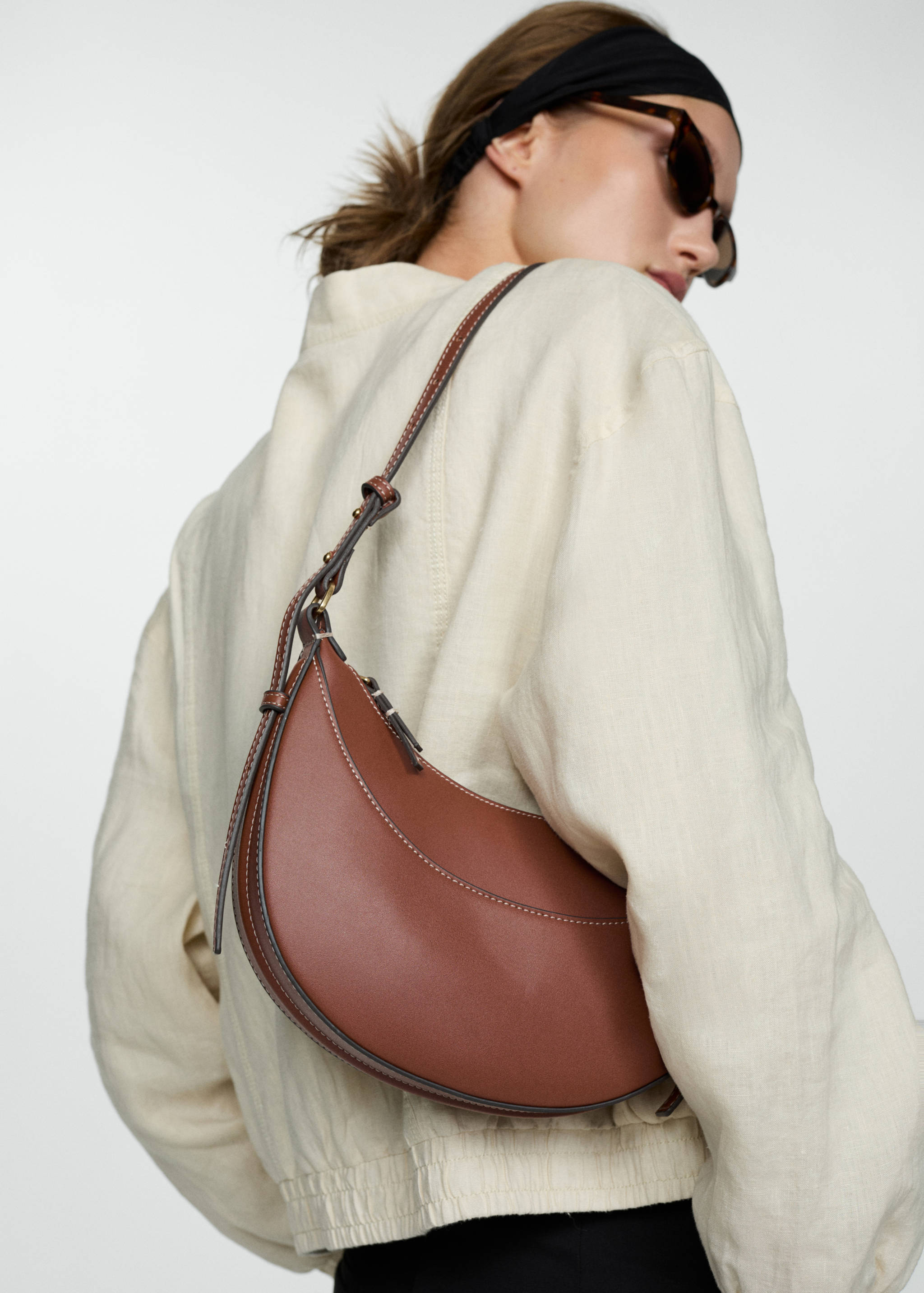 Oval short handle bag - Details of the article 9
