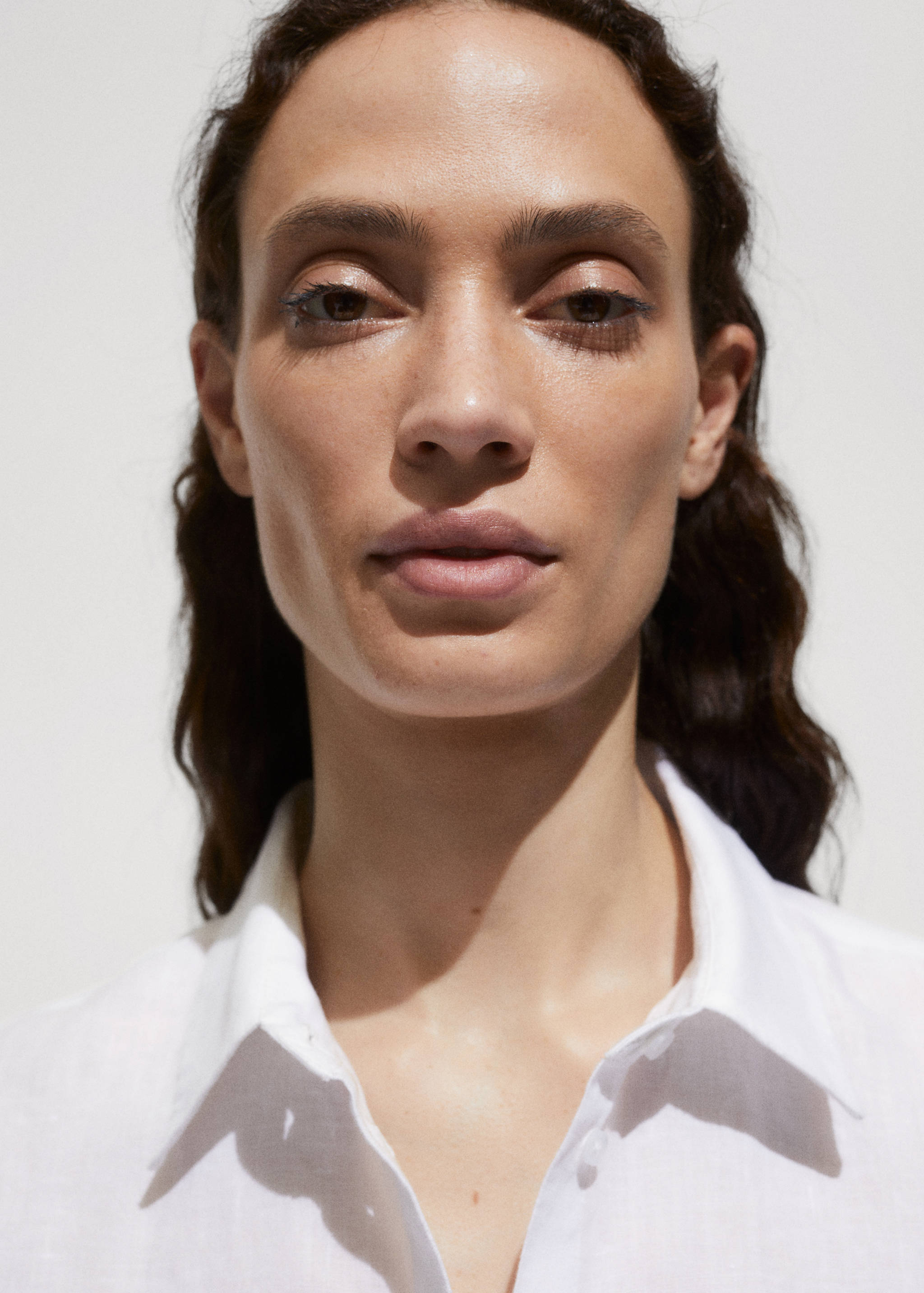 Pocket linen shirt - Details of the article 1