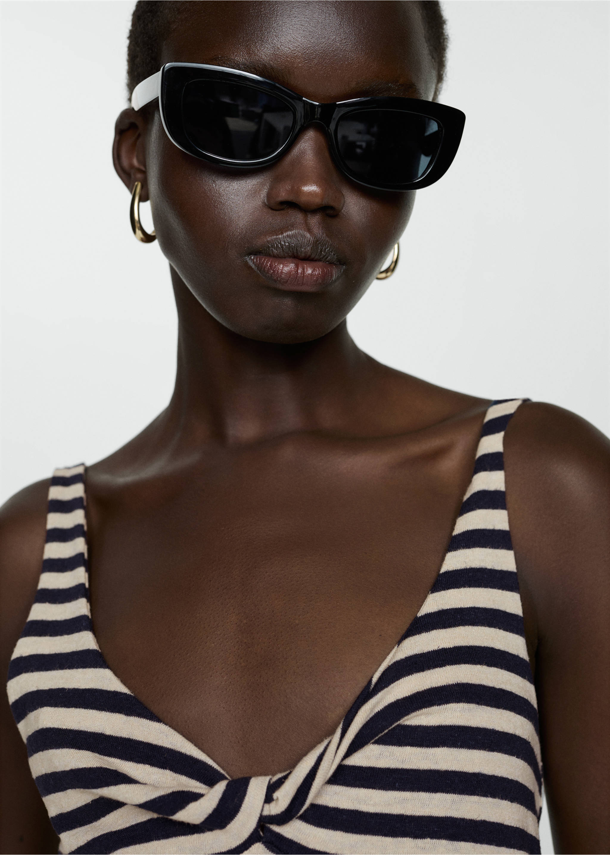 Robe lin détail nœud - Détail de l'article 1, Bleu marine foncé. Ref: 77020371-00.