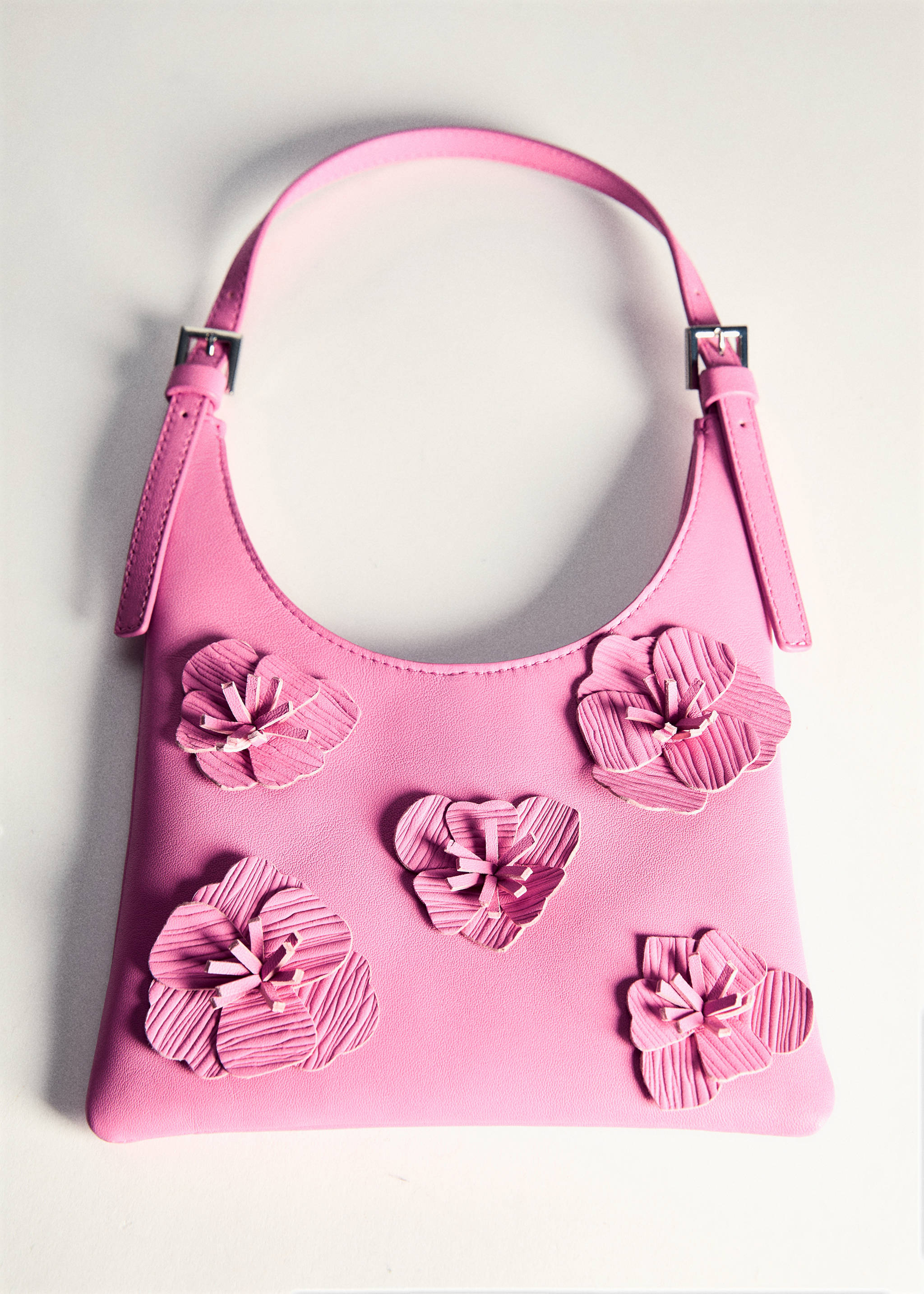 Leather shoulder bag with flowers - Details of the article 5