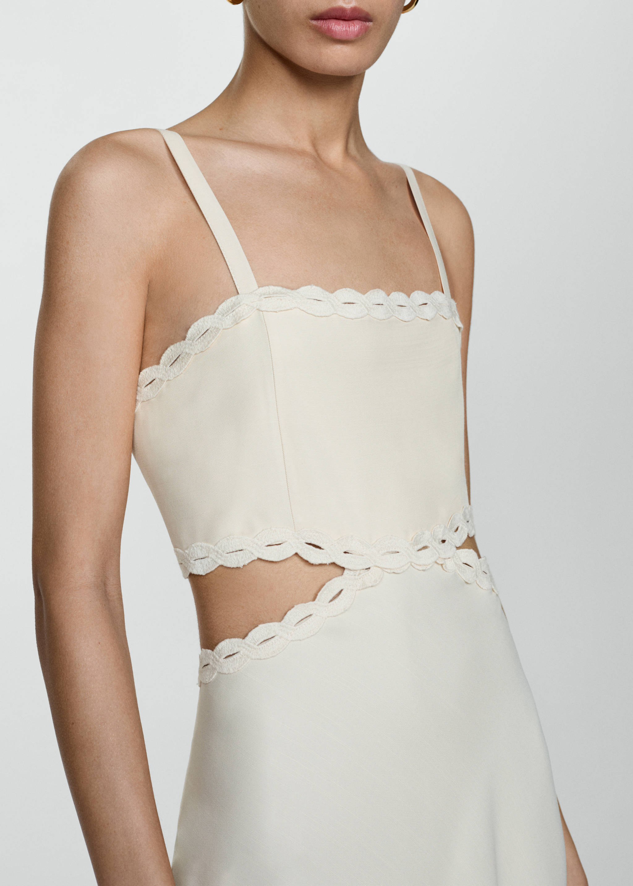 Slit dress with lace detail - Details of the article 6