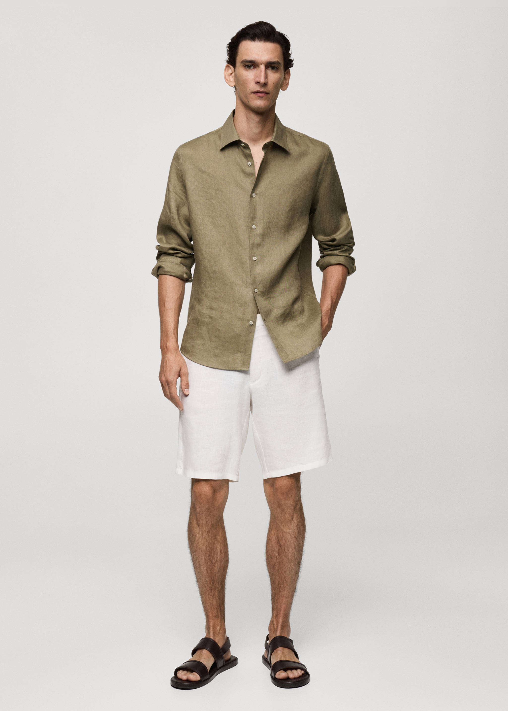 Camisa regular fit 100% lino - Plano general