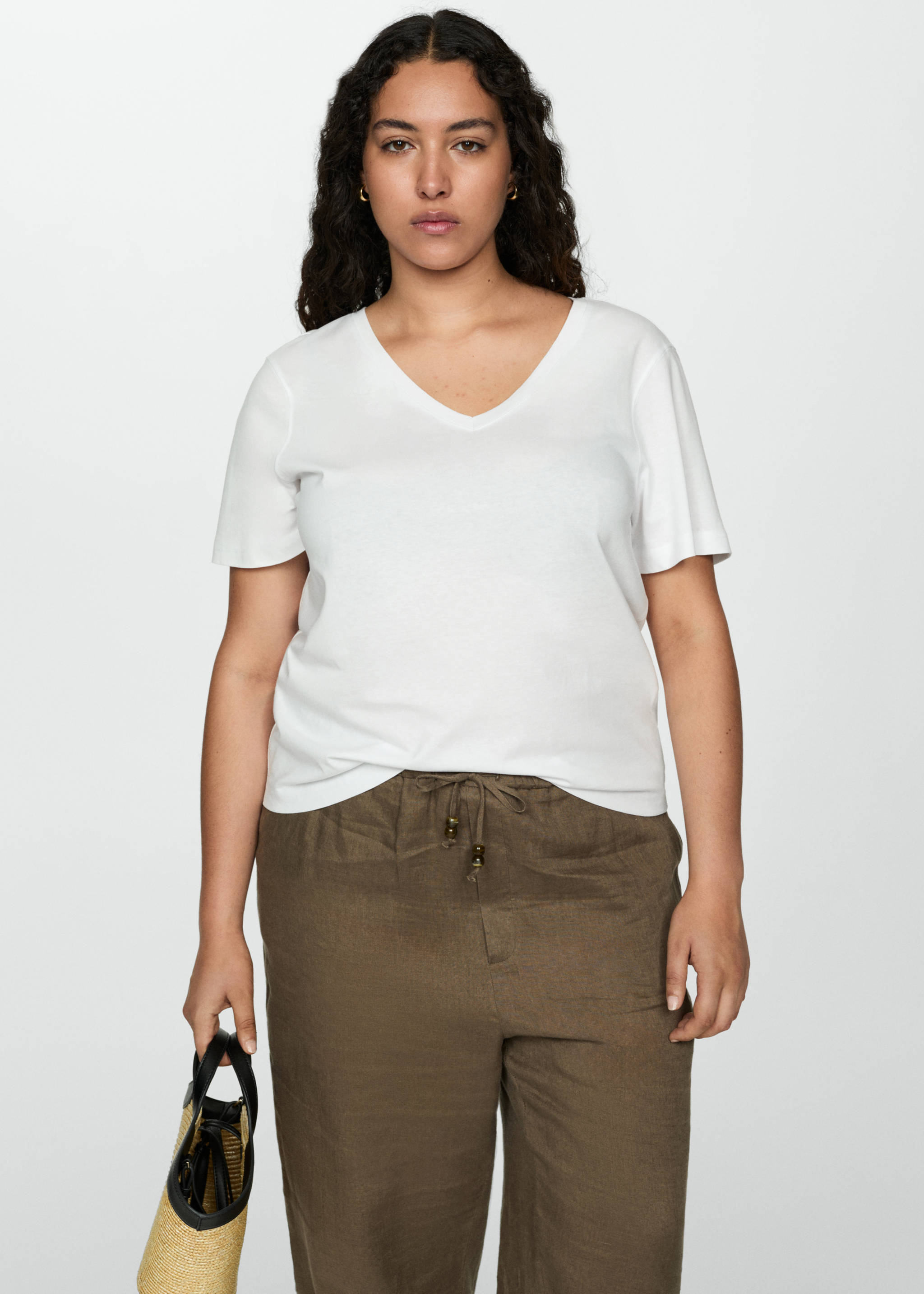 تي شيرت قطني بتصميم رقبة على شكل حرف V - تفاصيل المنتج 5