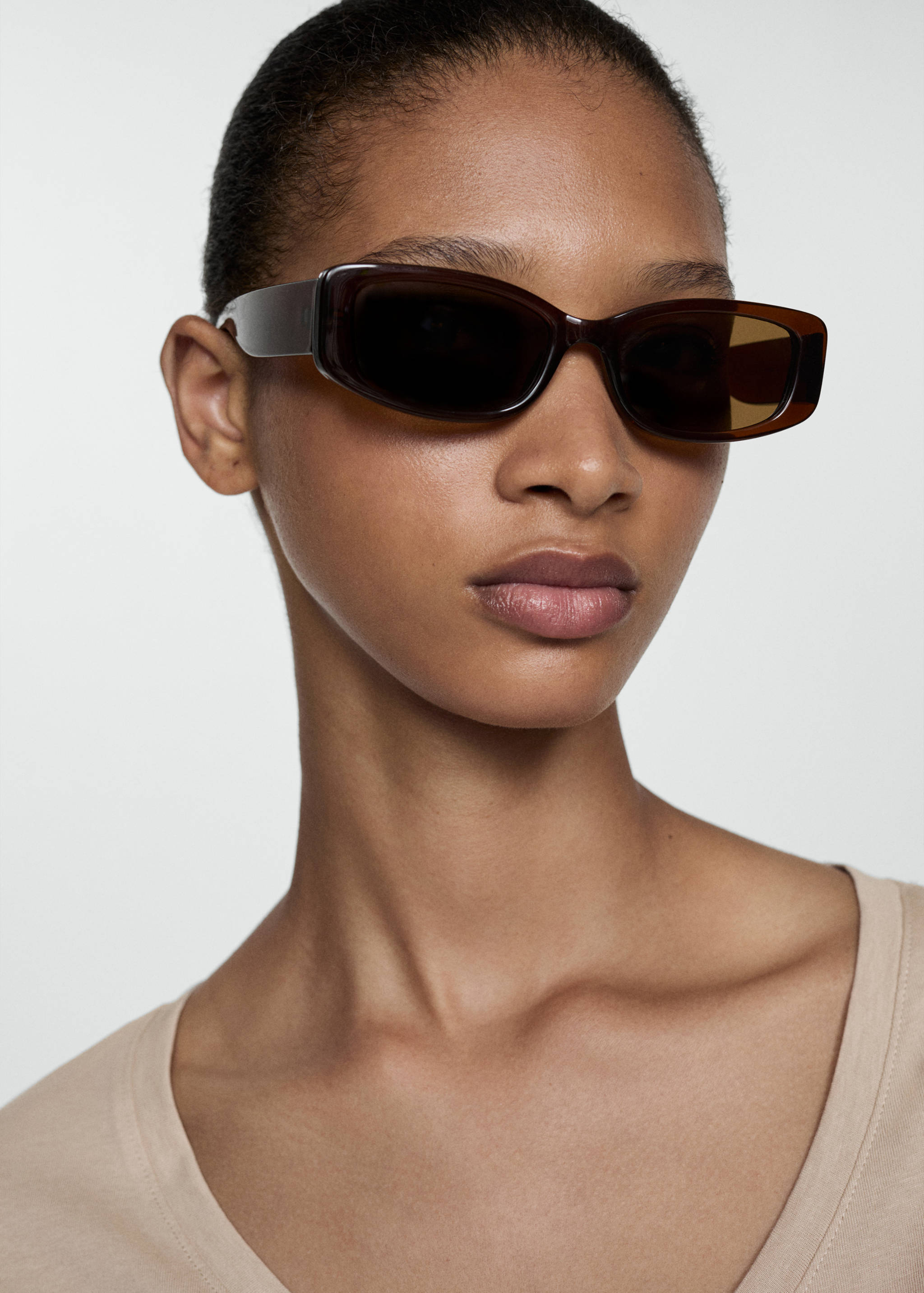 تي شيرت قطني بتصميم رقبة على شكل حرف V - تفاصيل المنتج 1