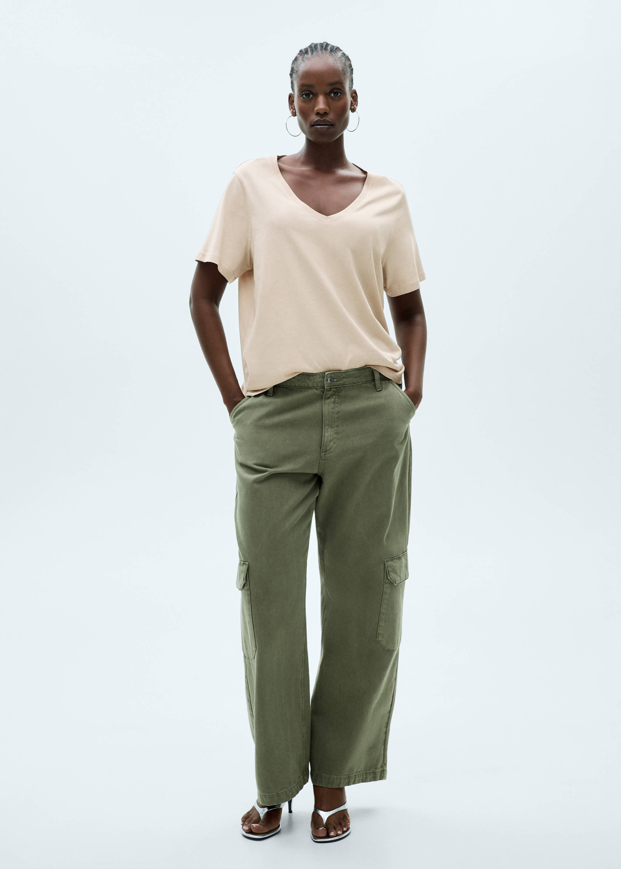 تي شيرت قطني بتصميم رقبة على شكل حرف V - تفاصيل المنتج 3