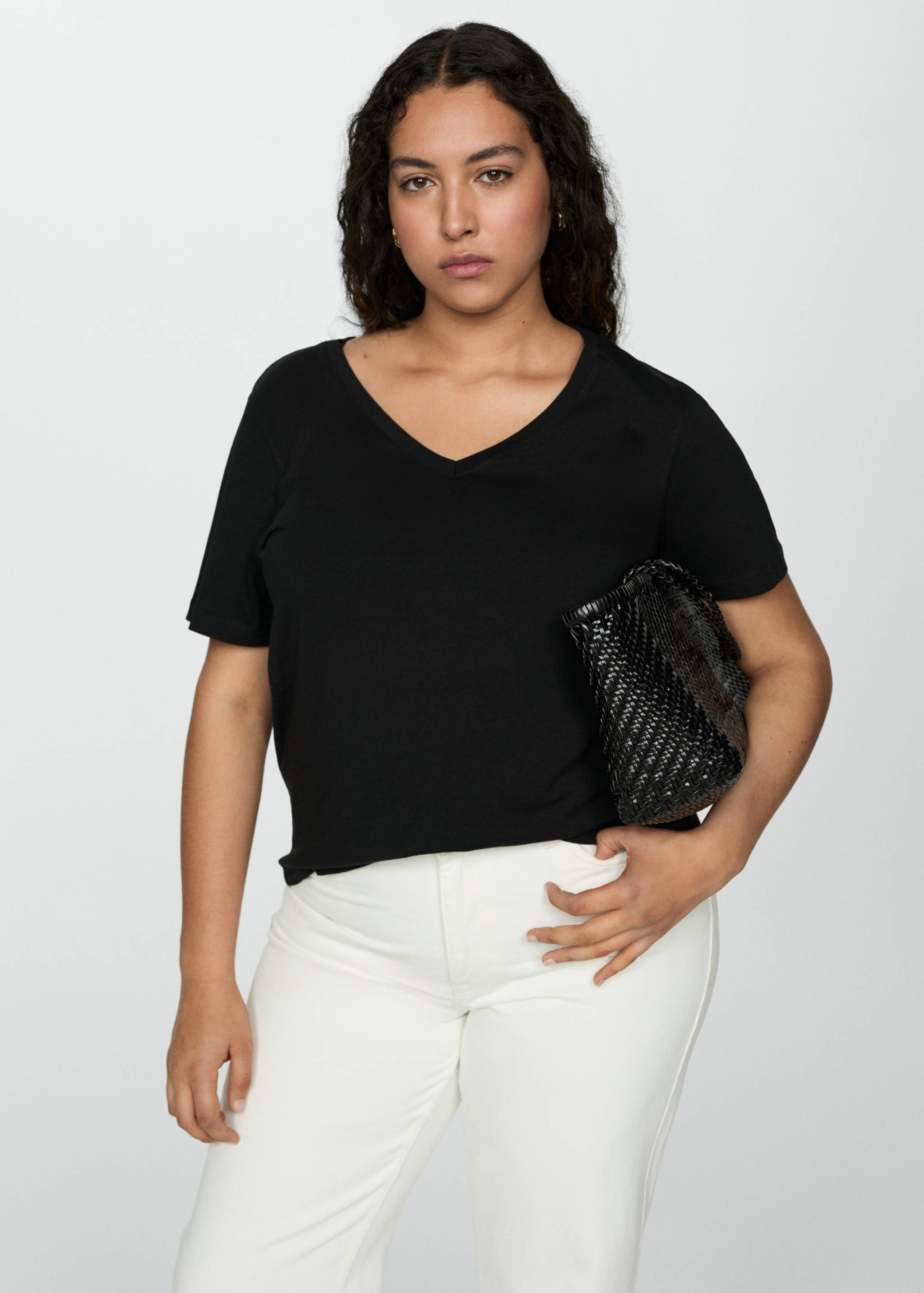 تي شيرت قطني بتصميم رقبة على شكل حرف V - تفاصيل المنتج 5