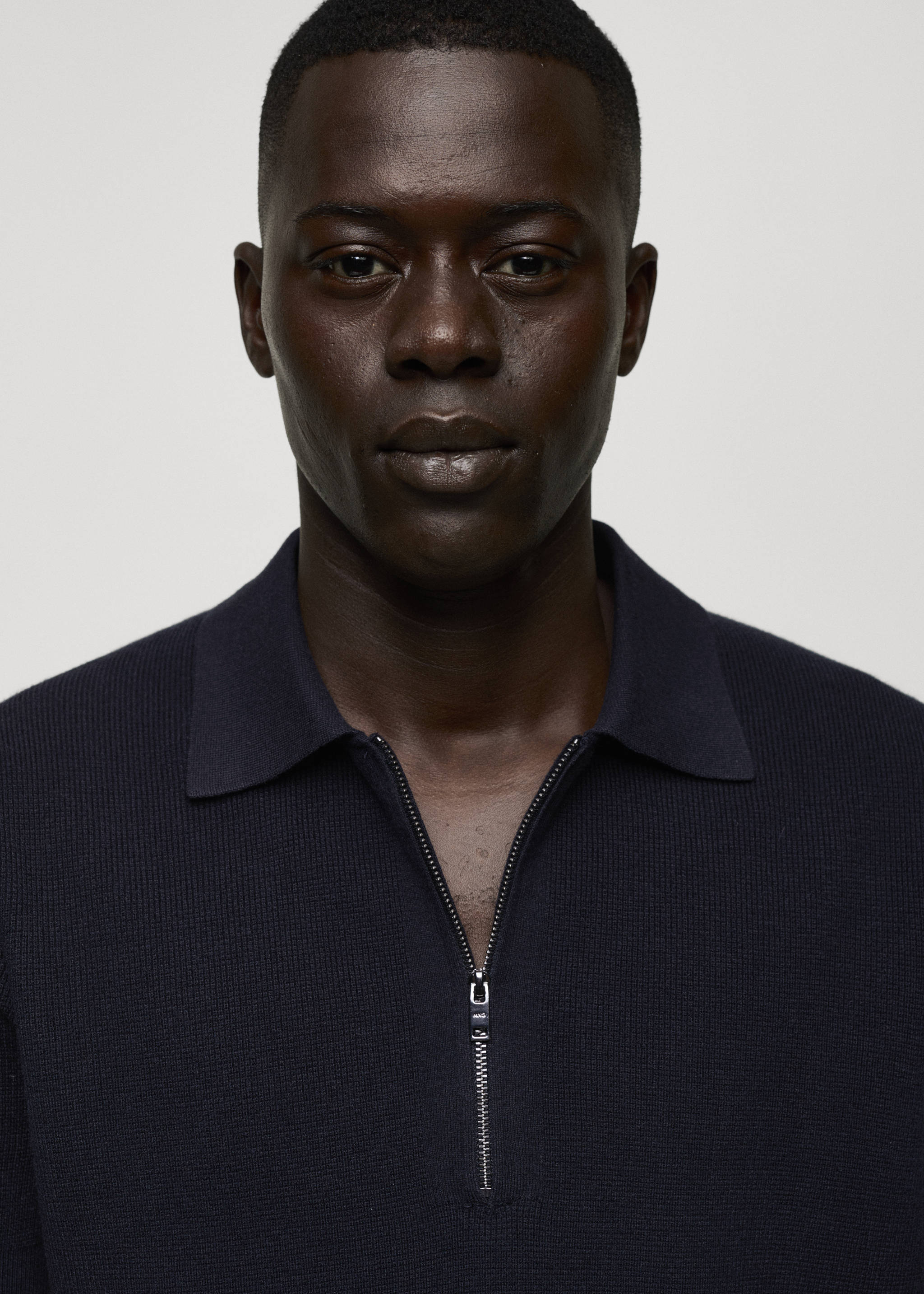 Knitted polo shirt with zip - Details of the article 1