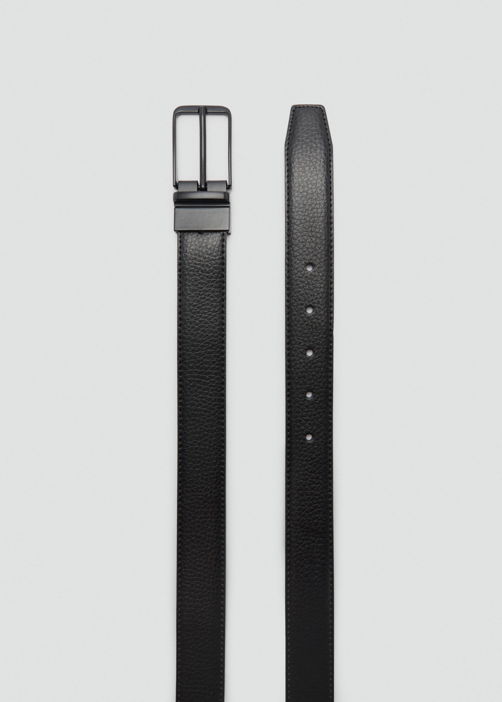 Pebbled leather belt - Details of the article 1