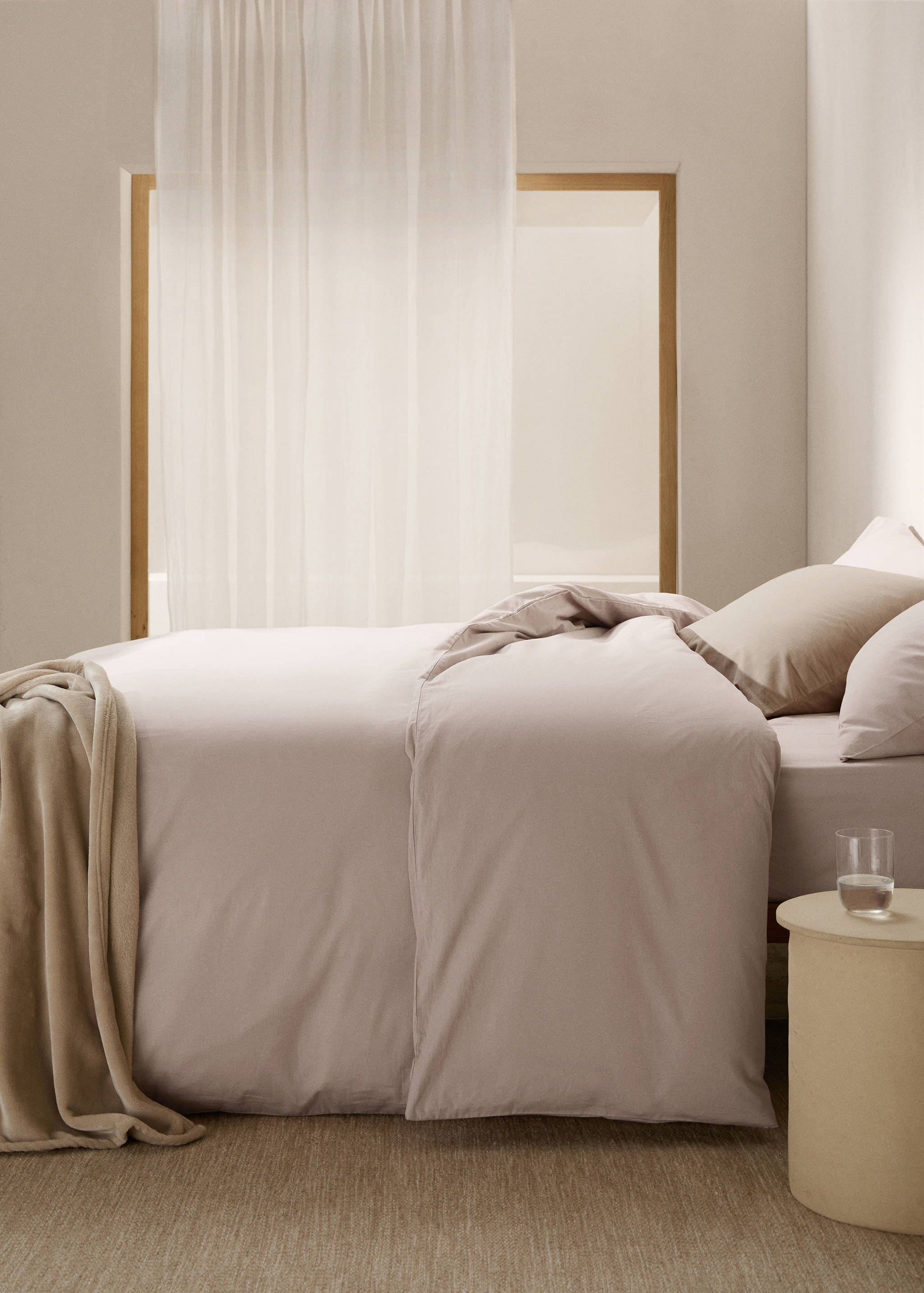 300 thread count cotton duvet cover for Queen bed - General plane