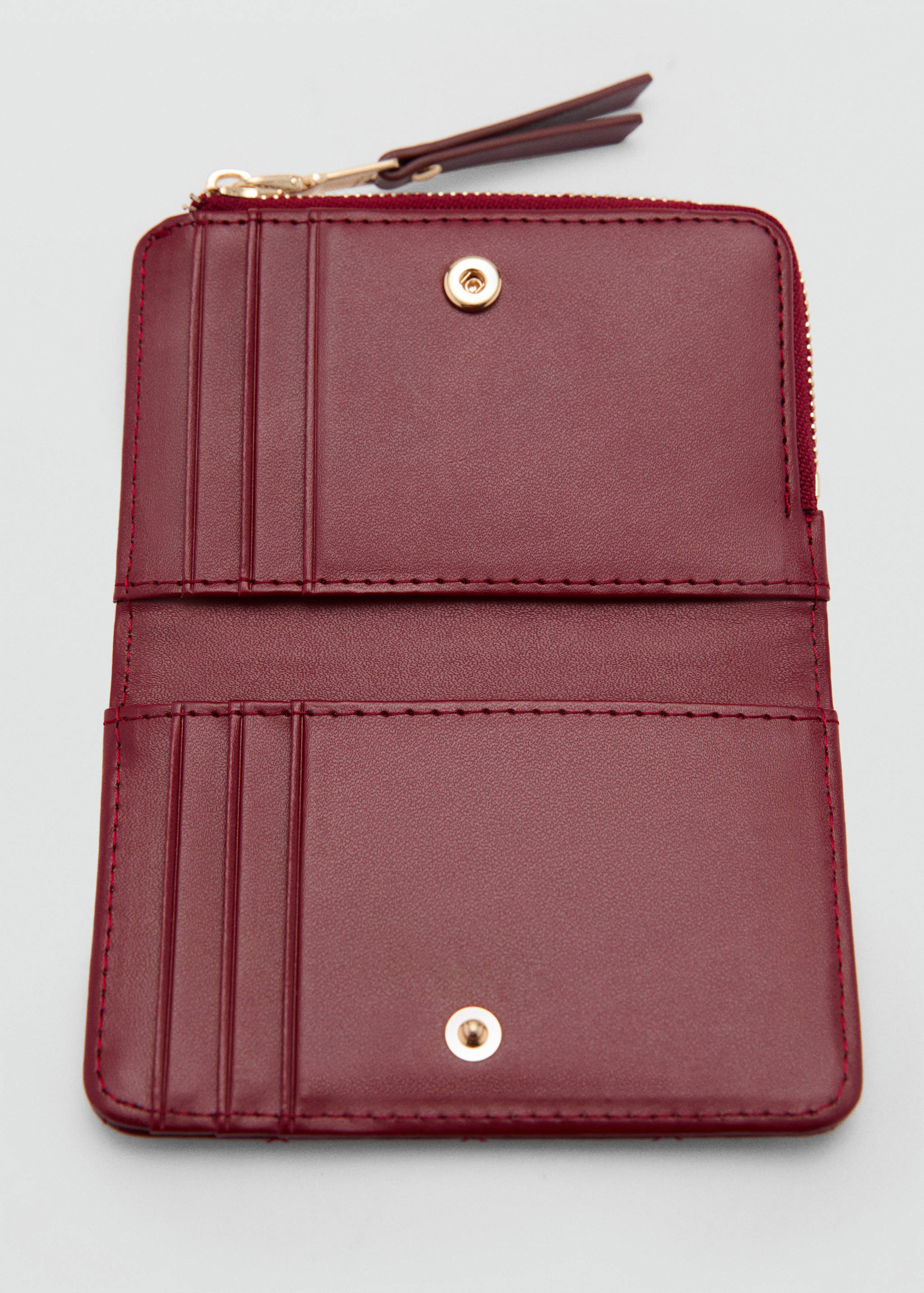 Wallet with decorative stitching - Details of the article 1