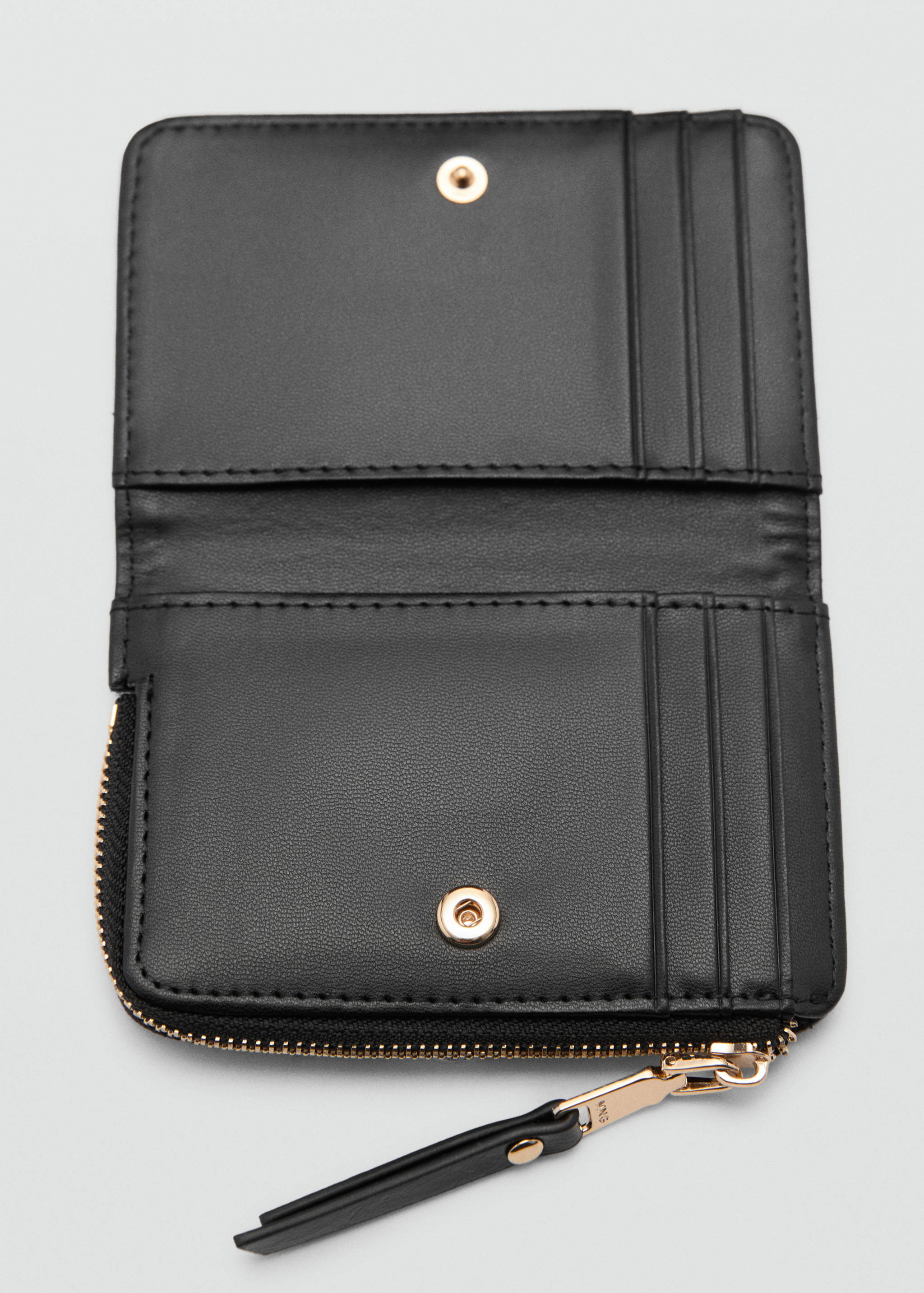 Wallet with decorative stitching - Details of the article 1