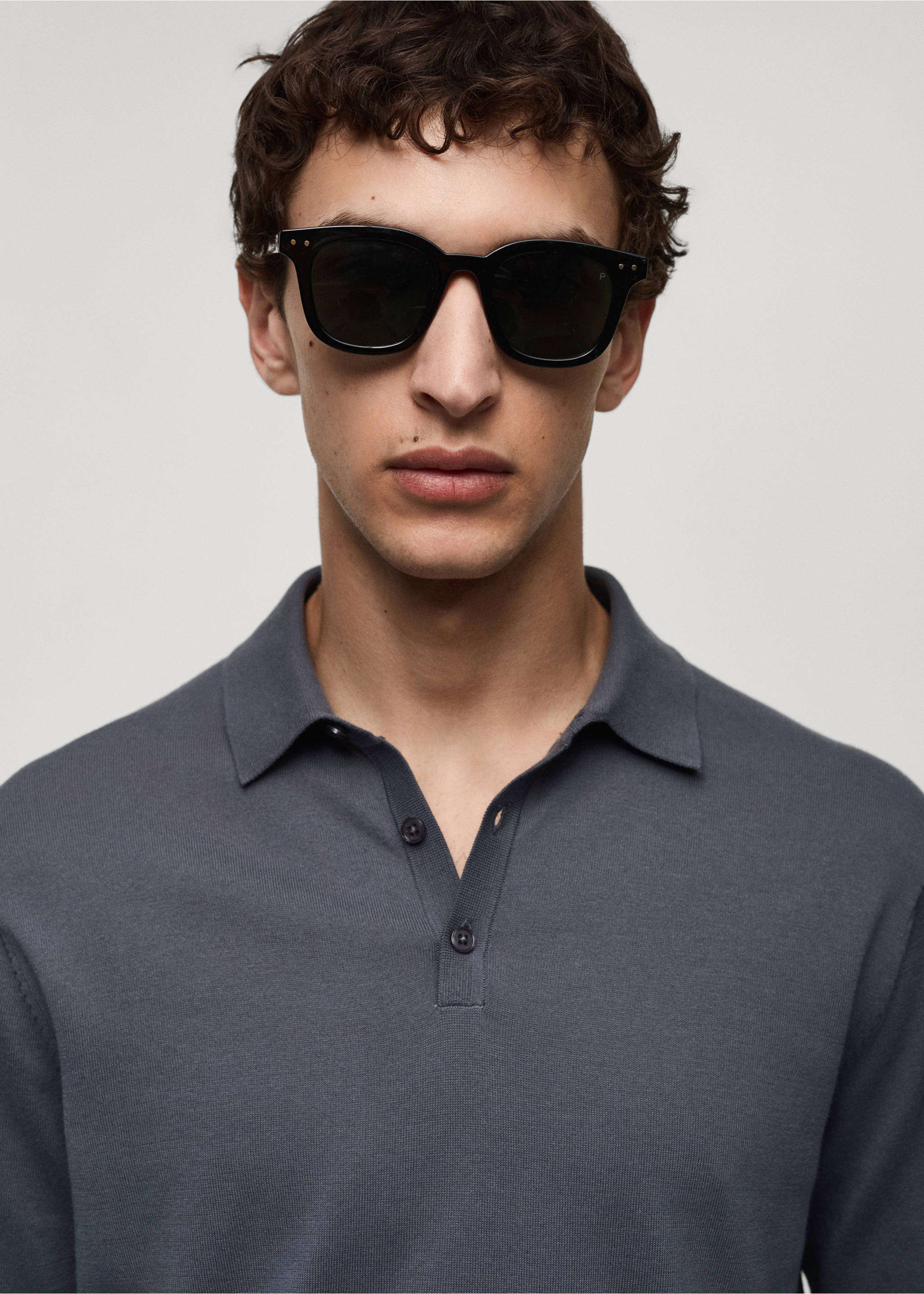 100% cotton knitted polo shirt - Details of the article 1, Medium Grey. Ref: 77022539-00.