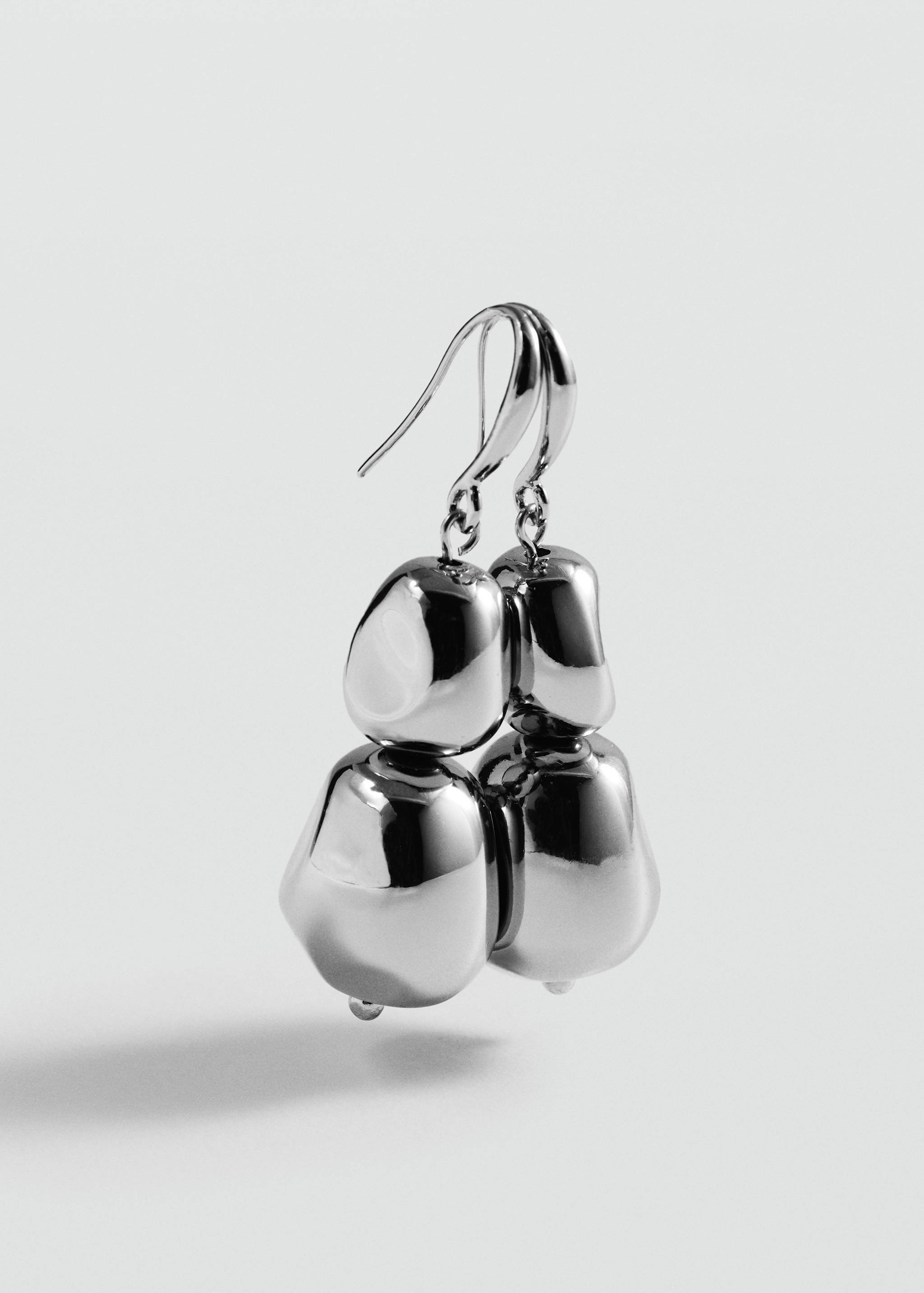 Boucles d'oreilles perles pendantes - Plan moyen